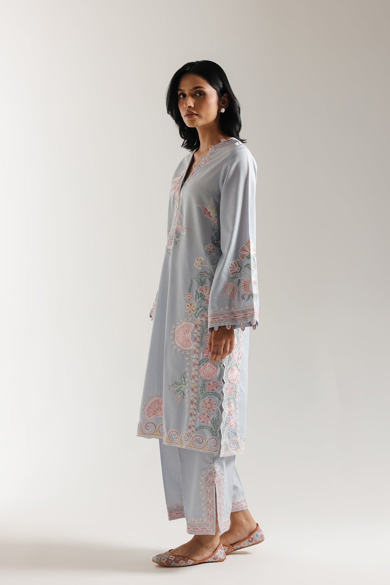 EMBROIDERED SUIT (E3690/103/635)