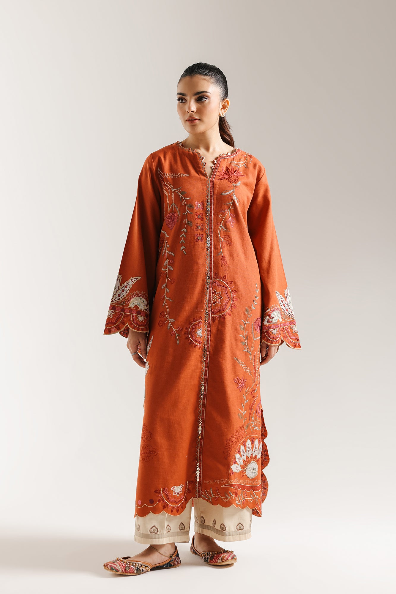 EMBROIDERED SUIT (E3720/103/209)