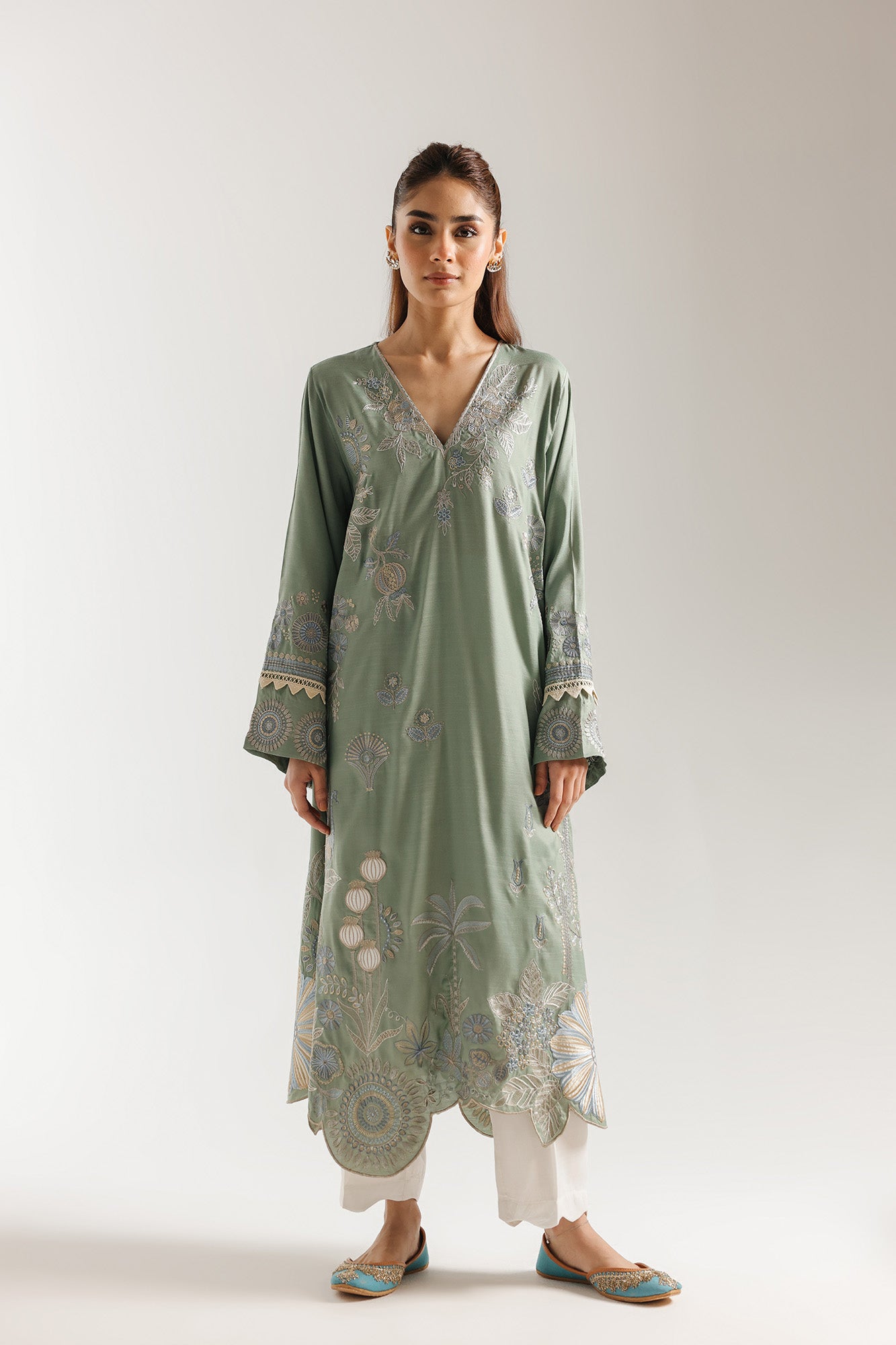 EMBROIDERED SUIT (E3731/103/718)