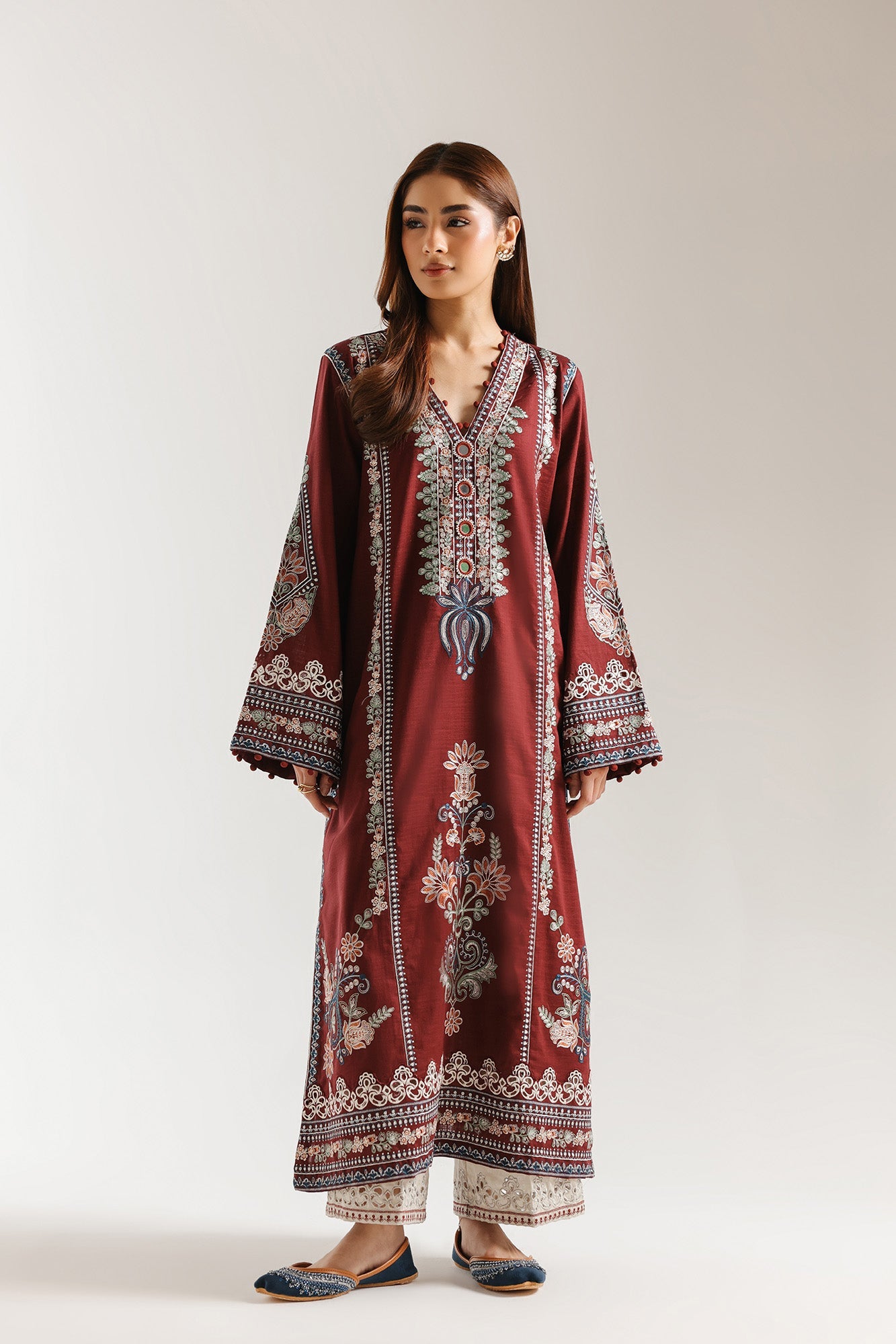 EMBROIDERED SUIT (E3742/103/304)