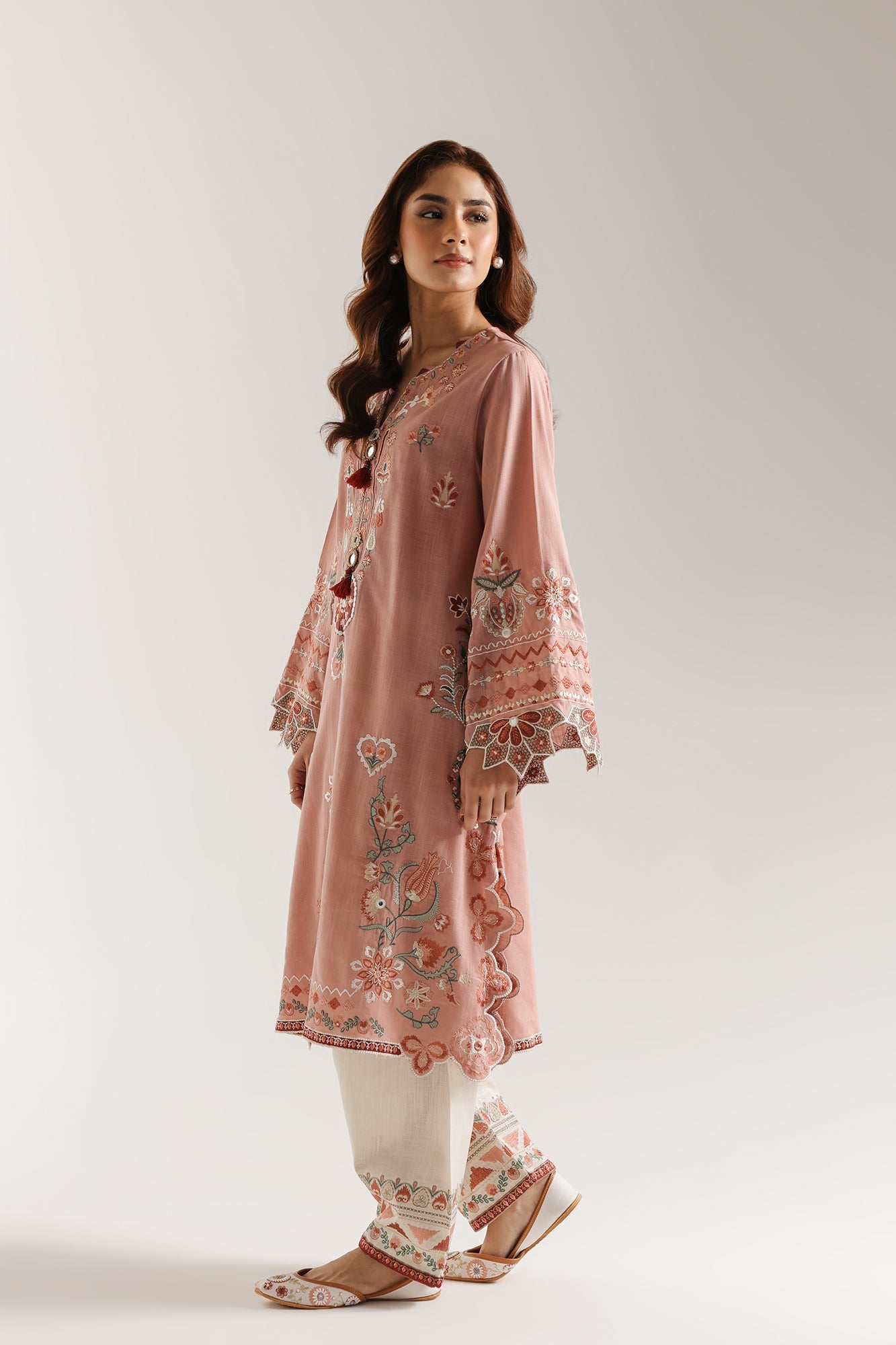 EMBROIDERED SUIT (E3745/103/327)