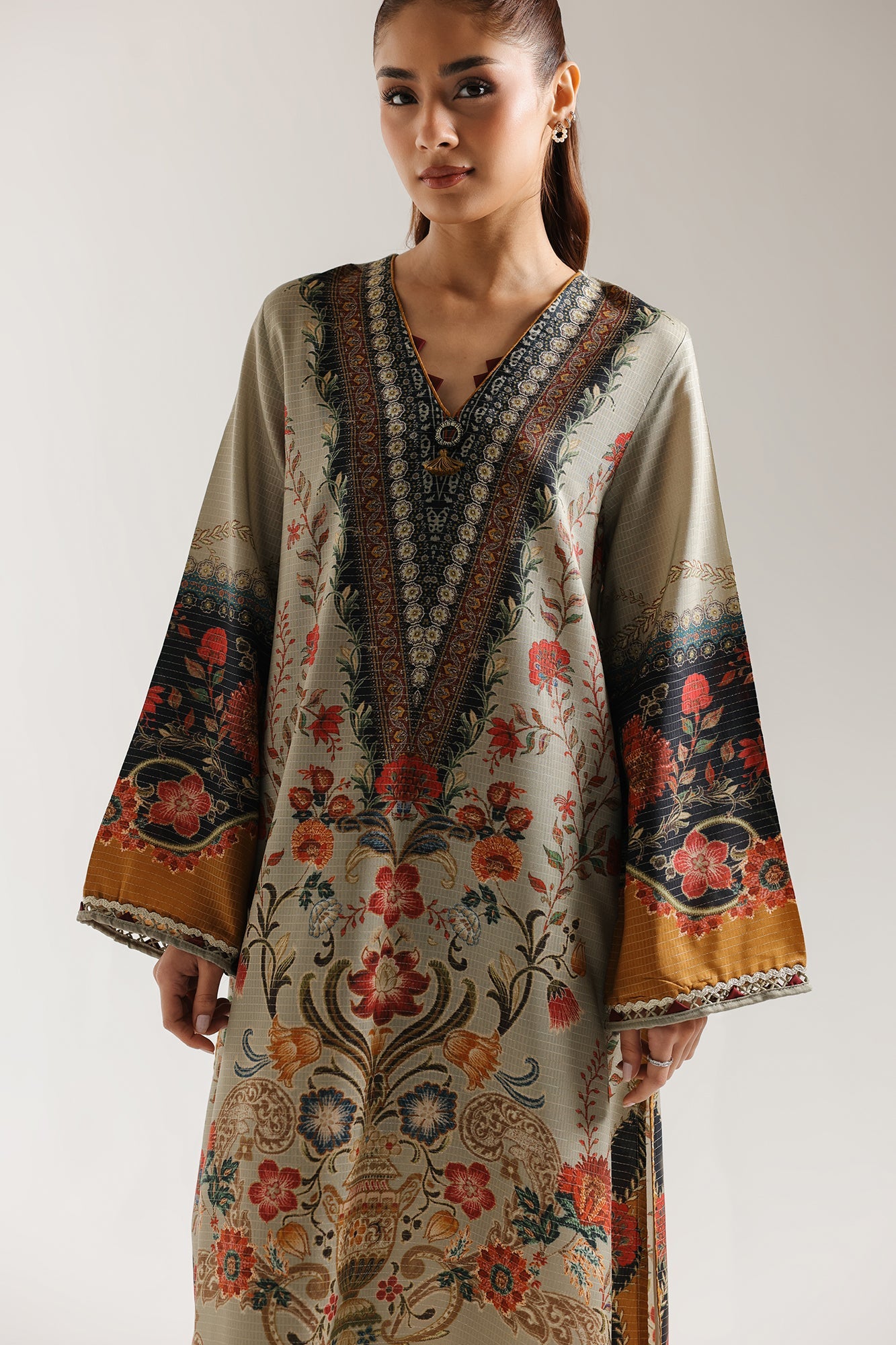 EMBROIDERED SUIT (E3760/103/403)