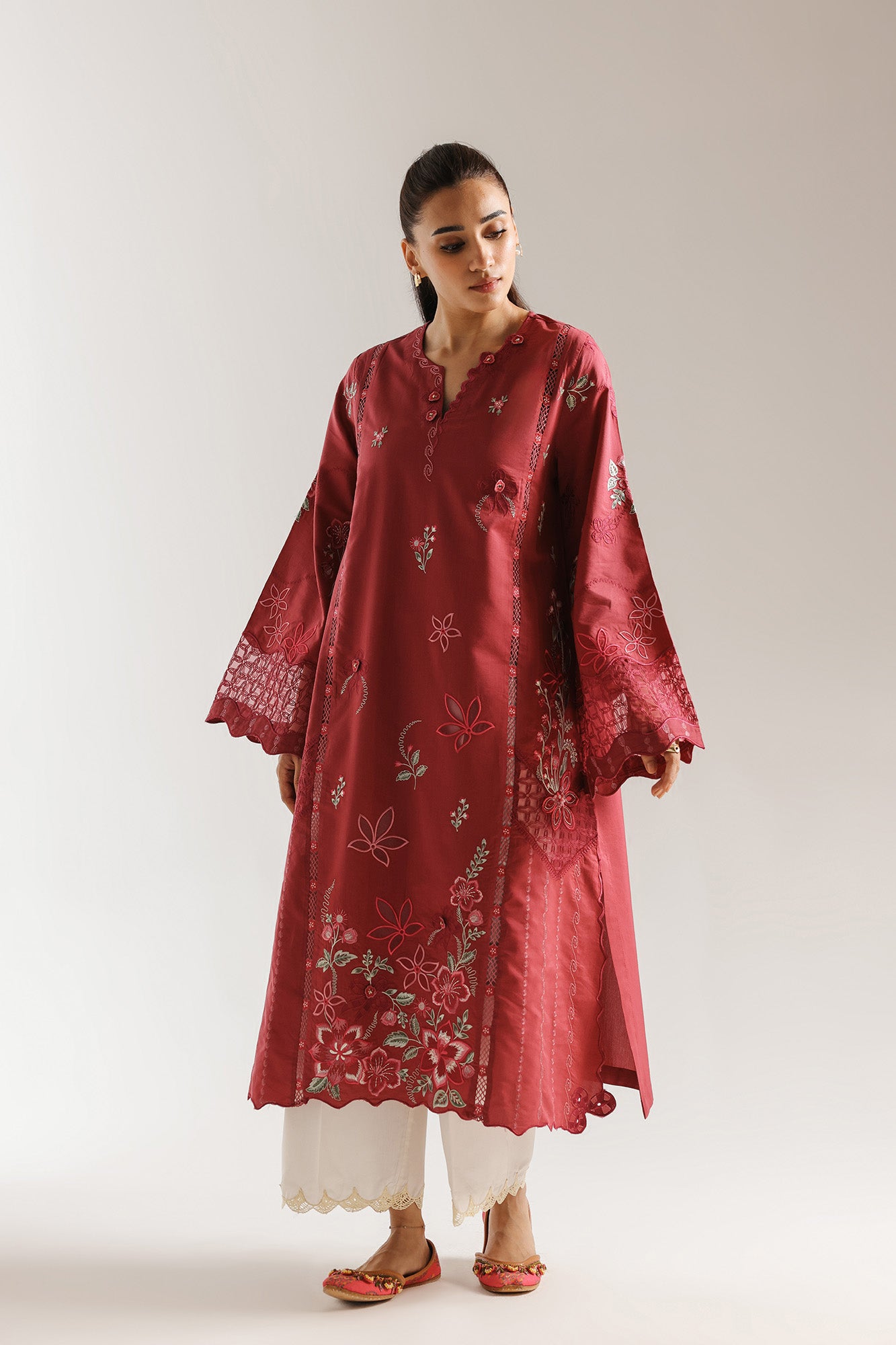 EMBROIDERED SUIT (E3785/103/405)