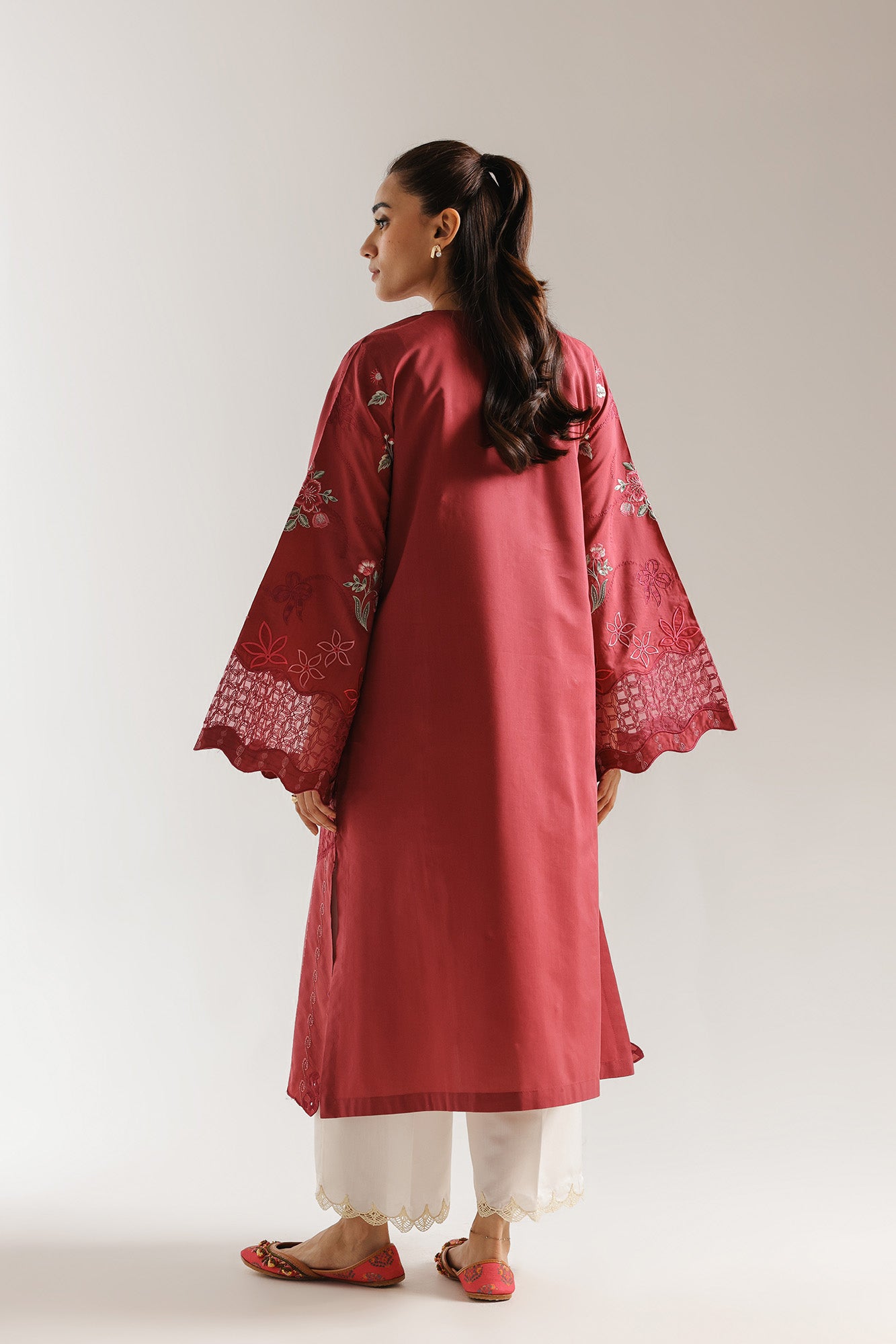 EMBROIDERED SUIT (E3785/103/405)