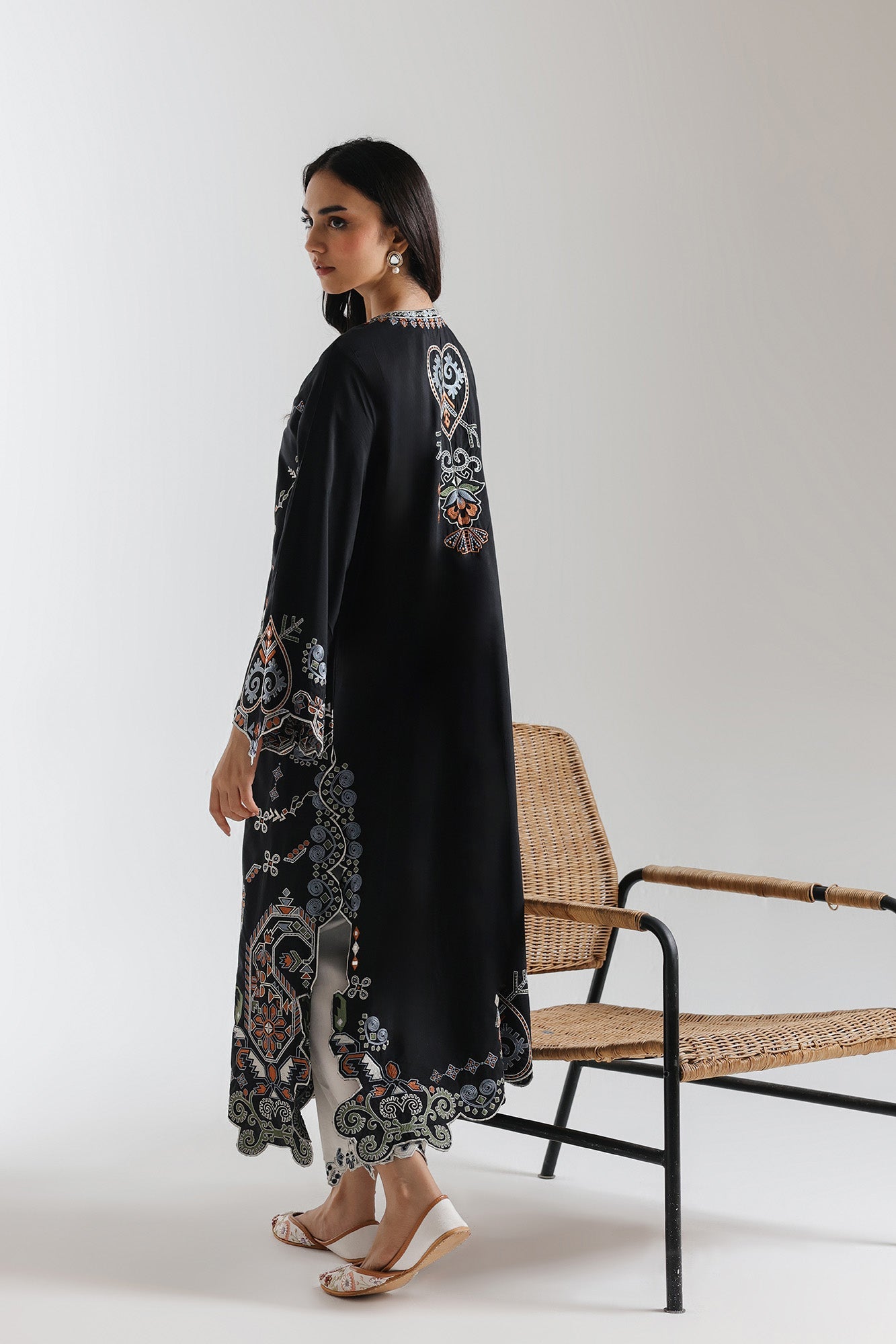 EMBROIDERED SUIT (E3787/103/902)