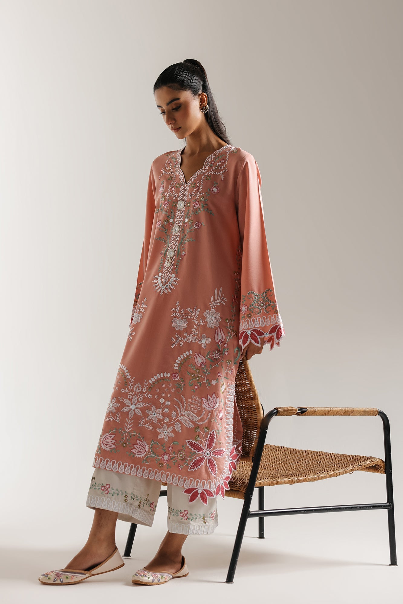 EMBROIDERED SUIT (E3788/103/314)