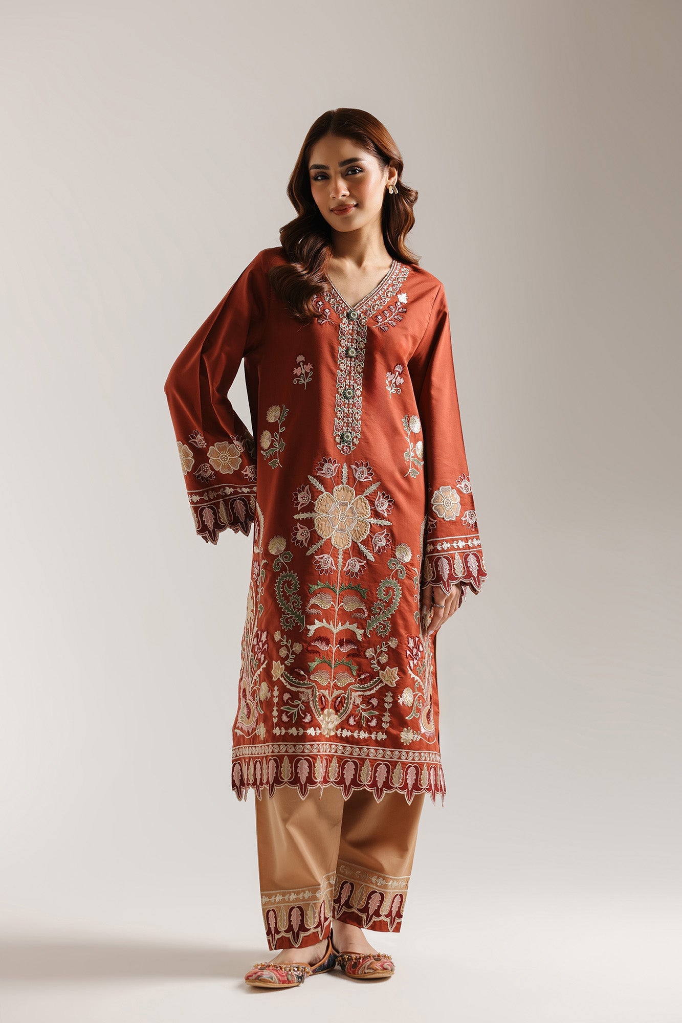 EMBROIDERED SUIT (E3795/103/308)