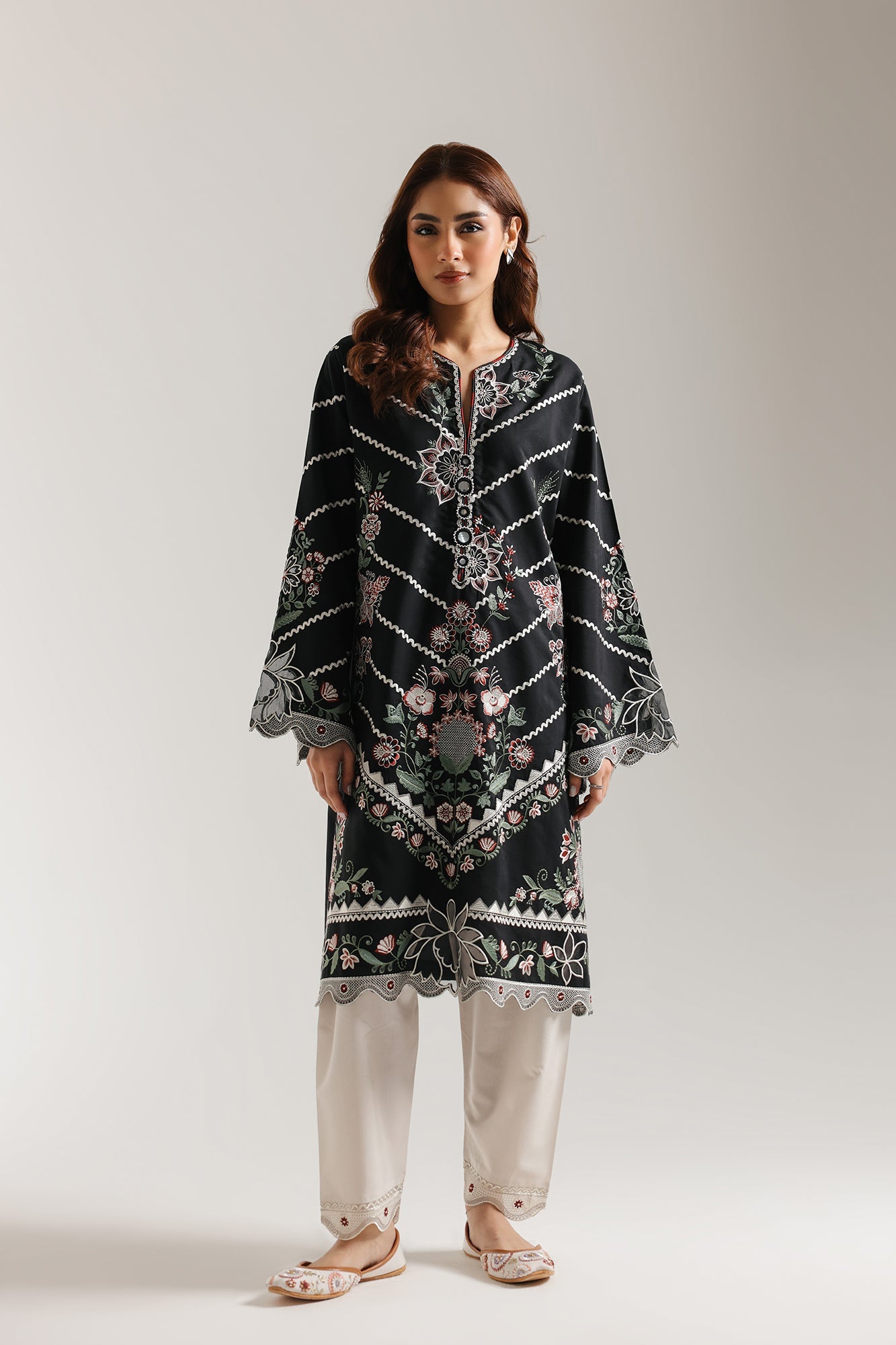 EMBROIDERED SUIT (E3803/103/902)