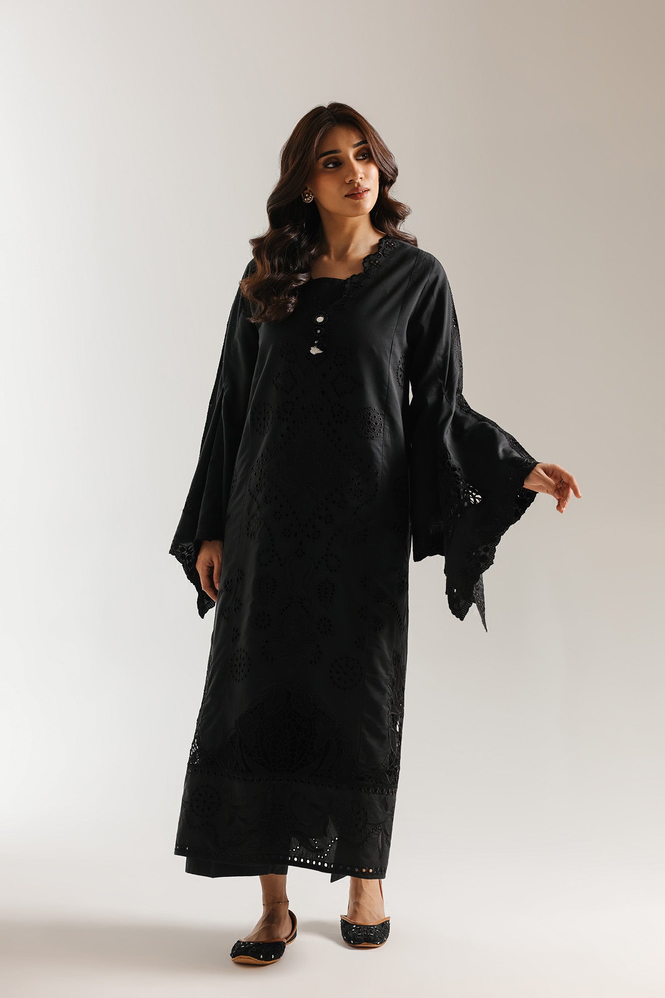 EMBROIDERED SUIT (E3804/103/902)