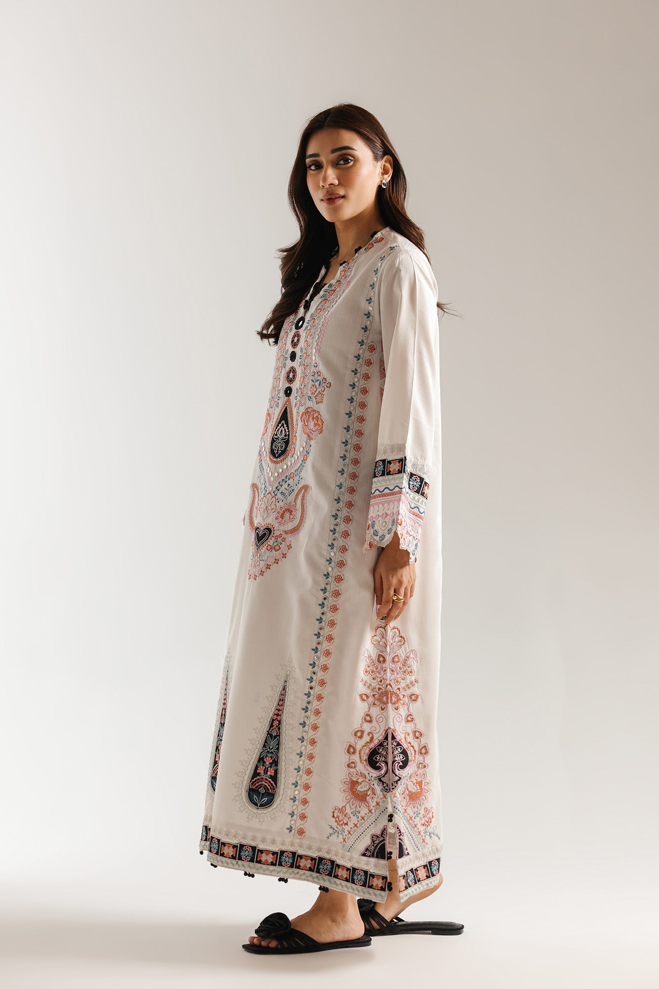 EMBROIDERED KAFTAN (E4010/103/006)