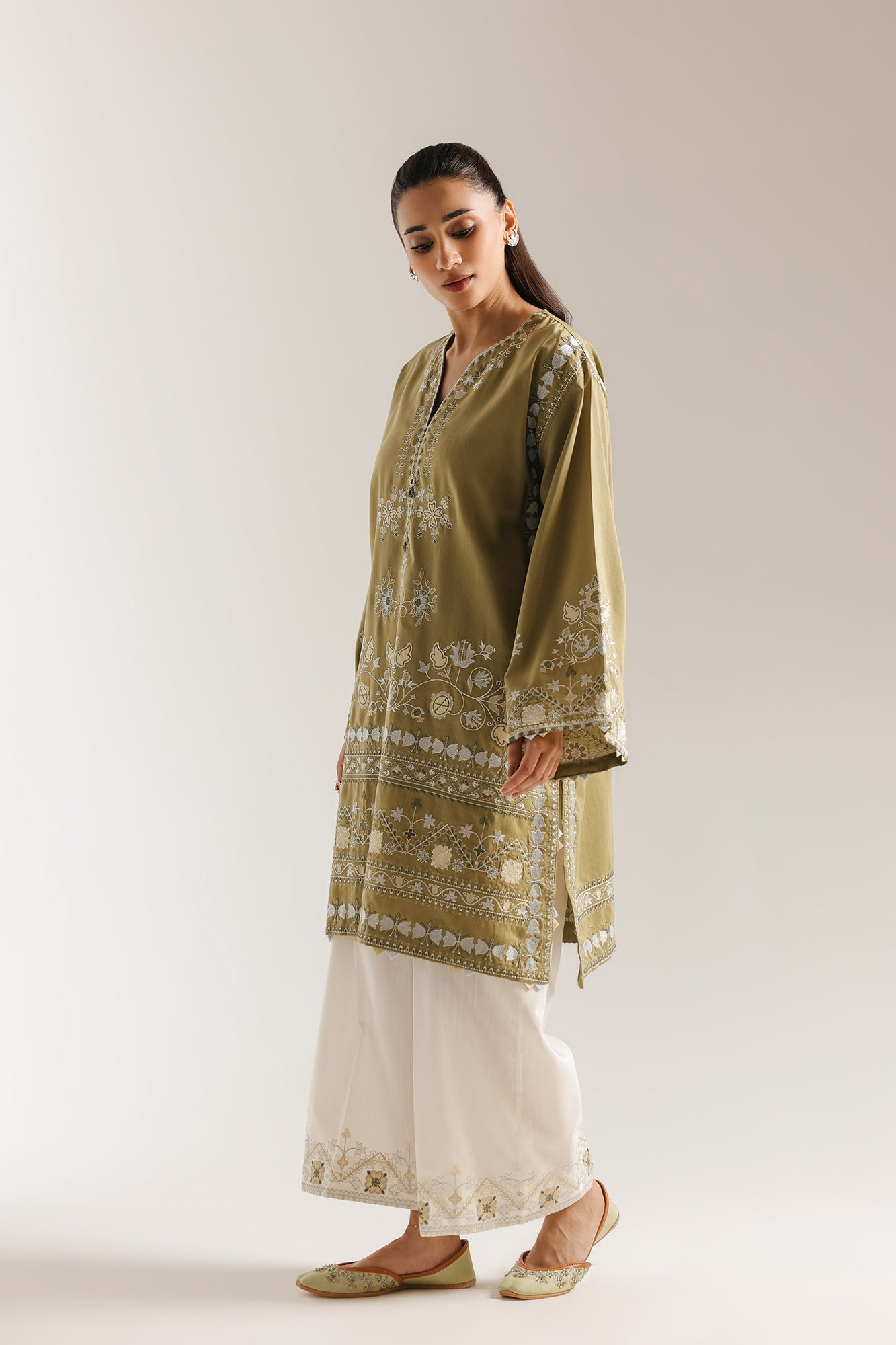 EMBROIDERED SUIT (E4011/103/121)