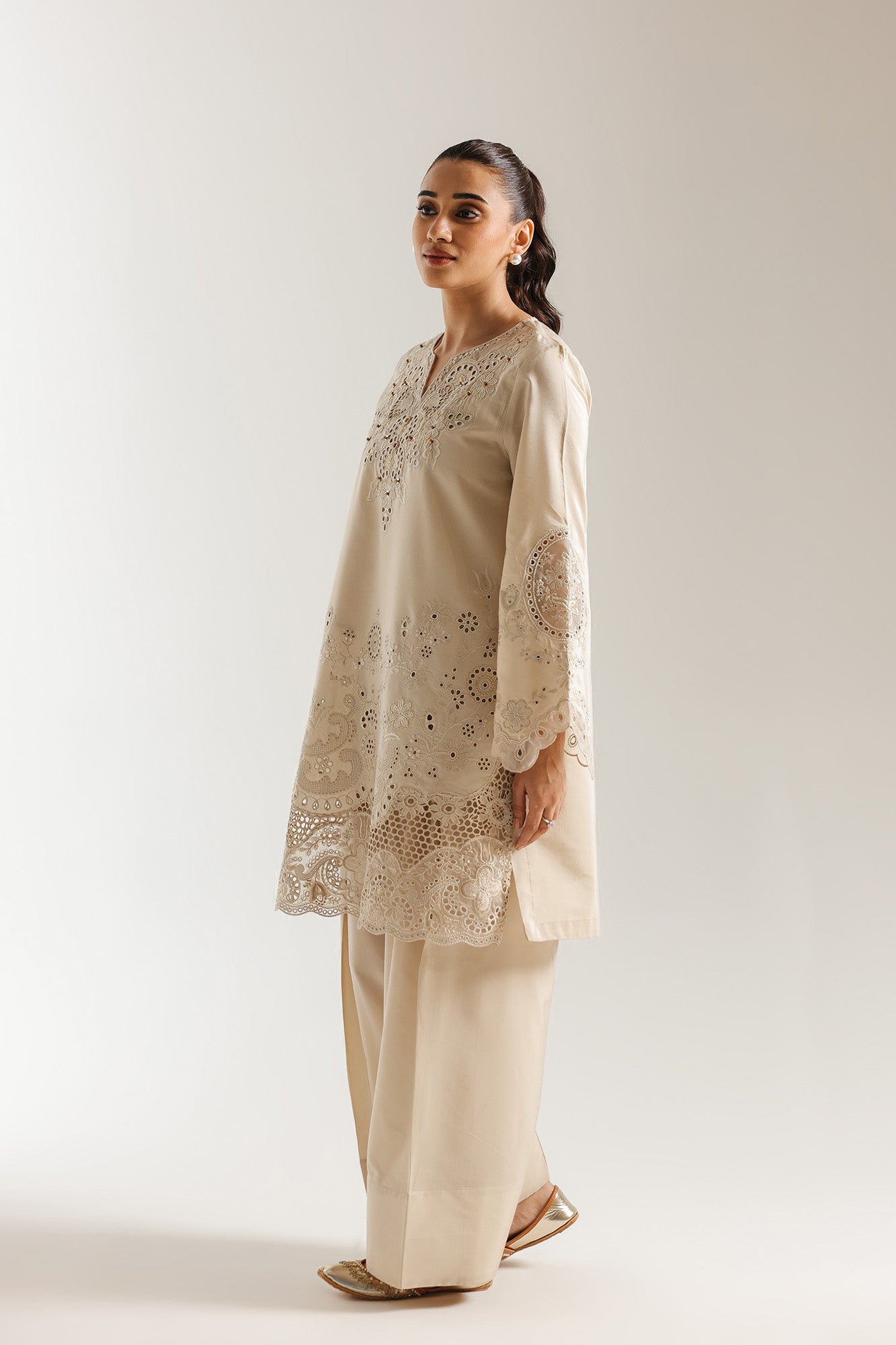 EMBROIDERED SUIT (E4022/103/006)