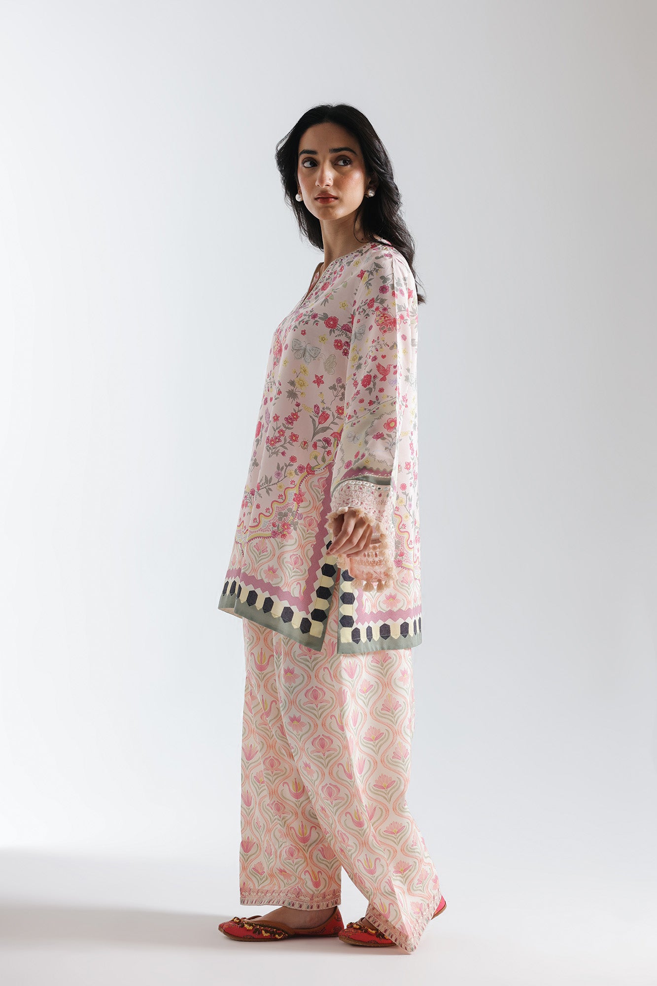 EMBROIDERED SUIT (E4036/103/427)