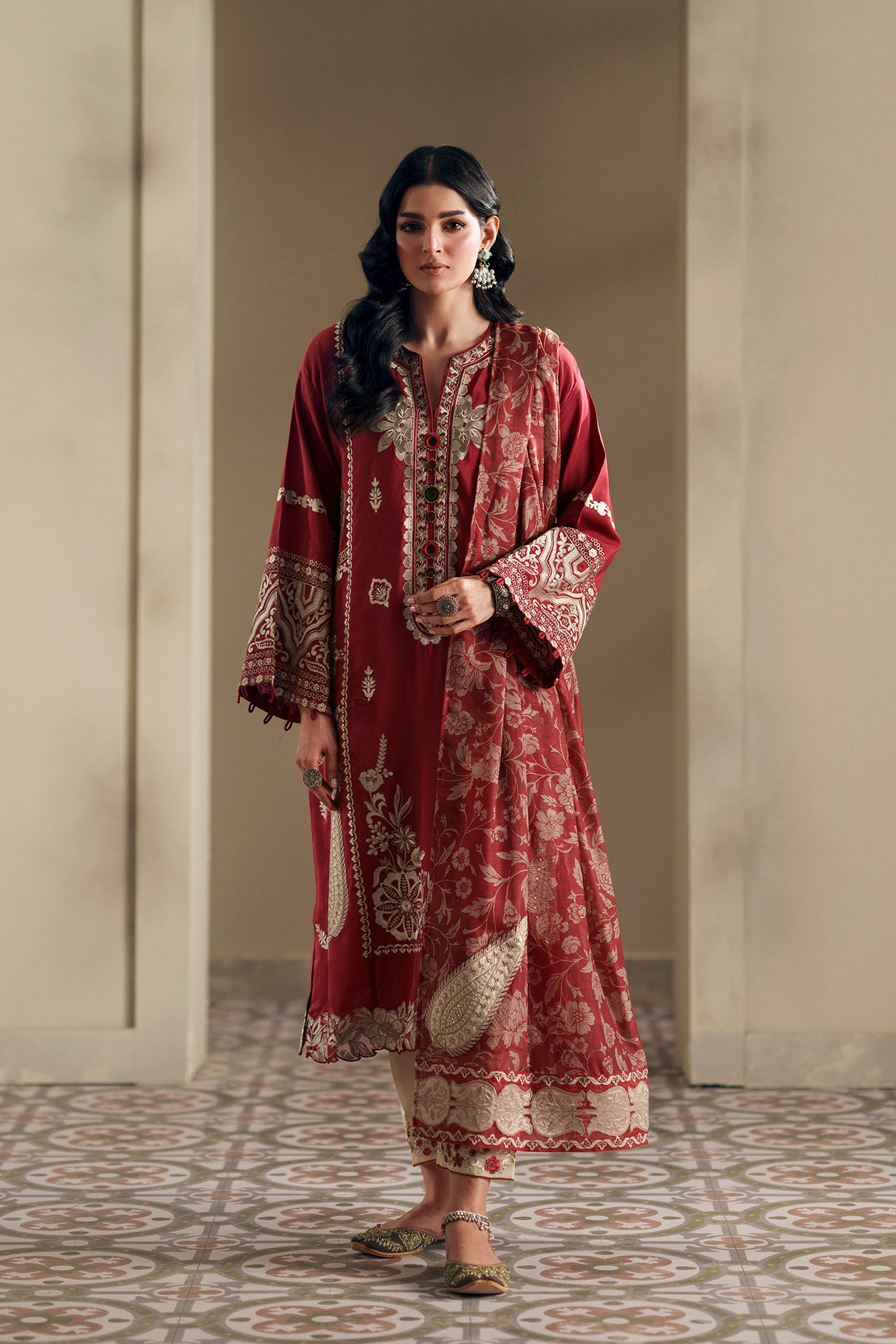 EMBROIDERED SUIT (E4053/103/301)