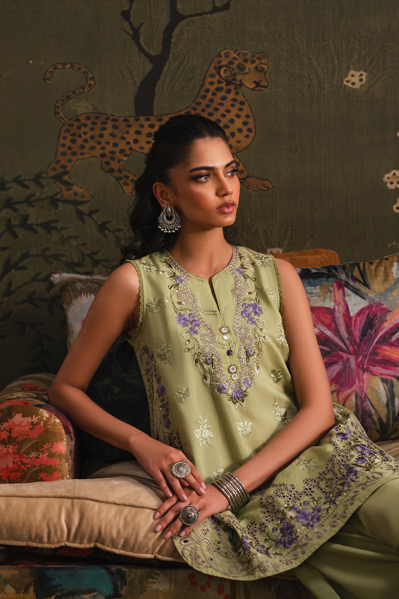 EMBROIDERED SUIT (E4058/103/127)