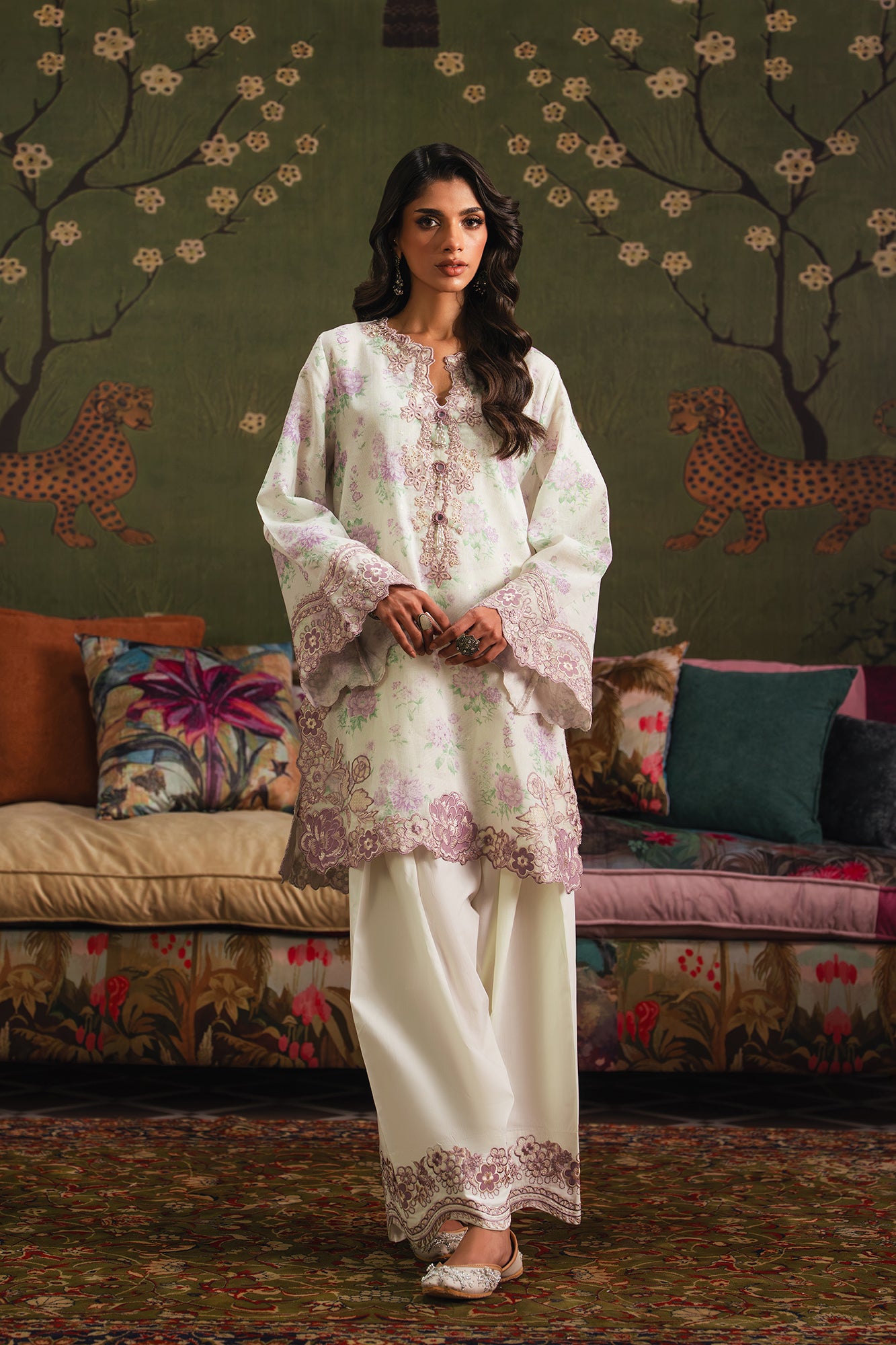 EMBROIDERED SUIT (E4096/103/005)