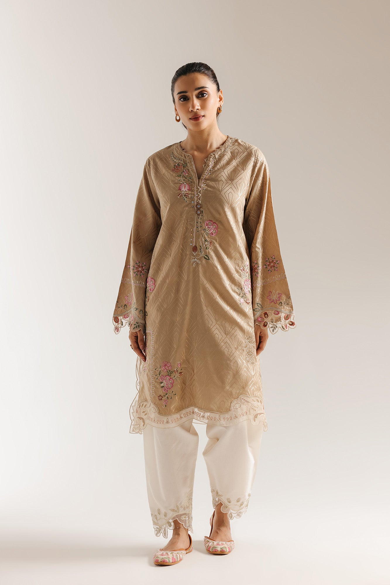 EMBROIDERED SUIT (E4100/103/808)