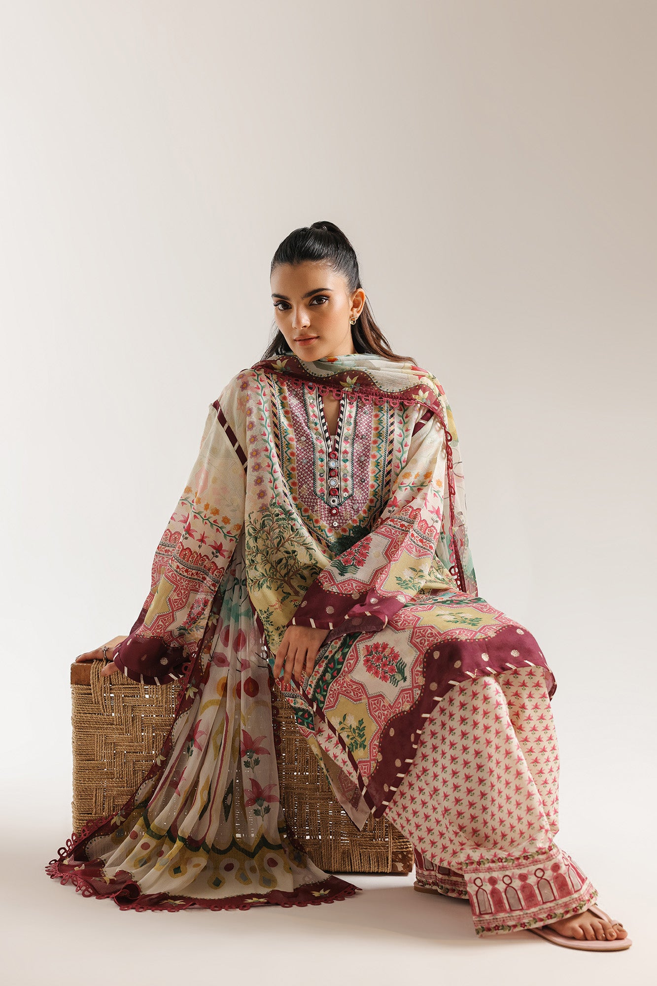 EMBROIDERED SUIT (E4112/103/005)