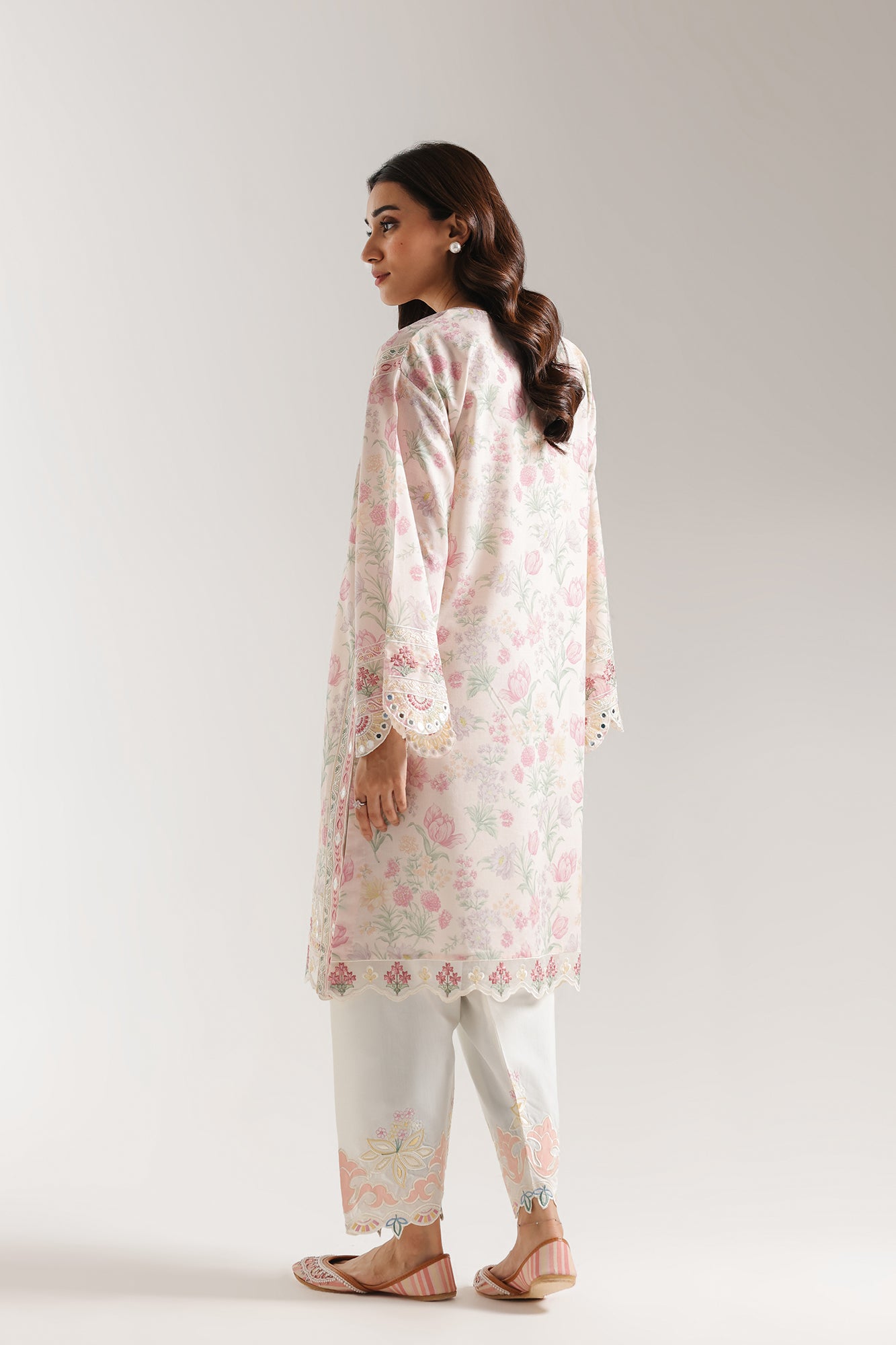 EMBROIDERED SUIT (E4127/103/316)