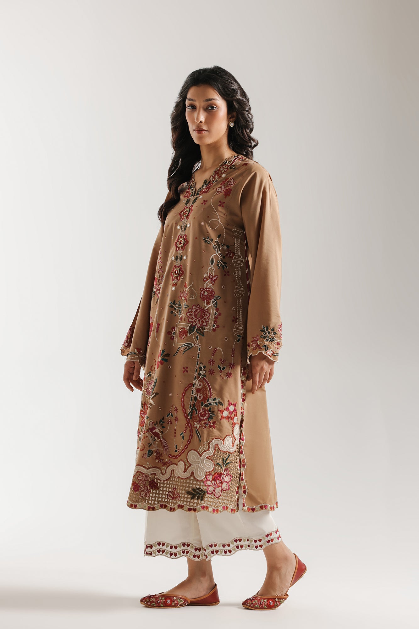 EMBROIDERED SUIT (E4143/103/816)