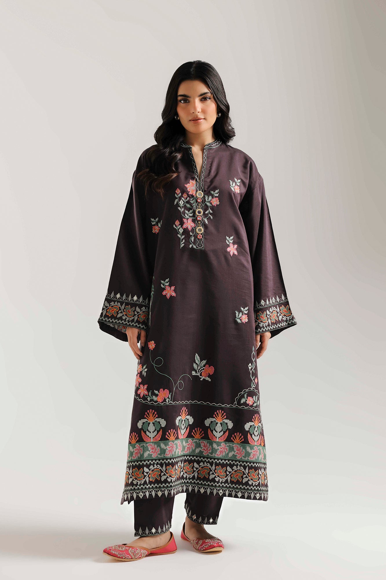 EMBROIDERED SUIT (E4160/103/517)