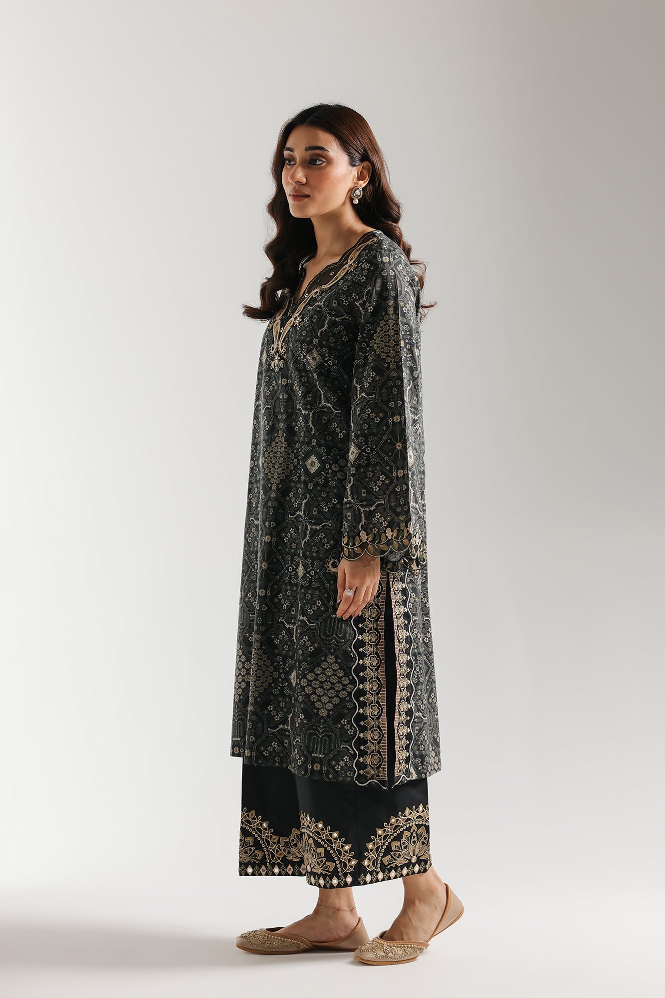 EMBROIDERED SUIT (E4171/103/902)