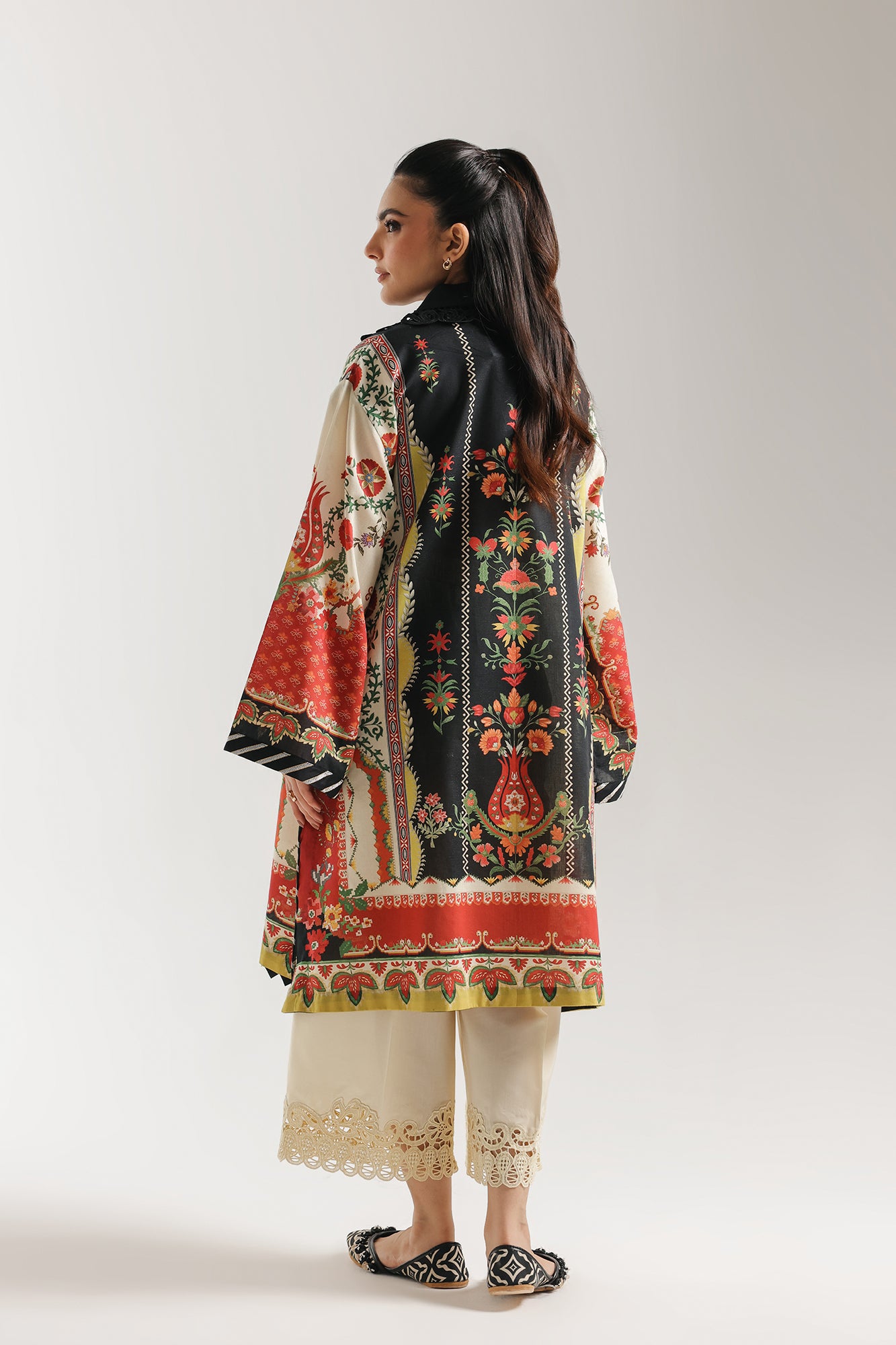 EMBROIDERED SUIT (E4176/103/005)