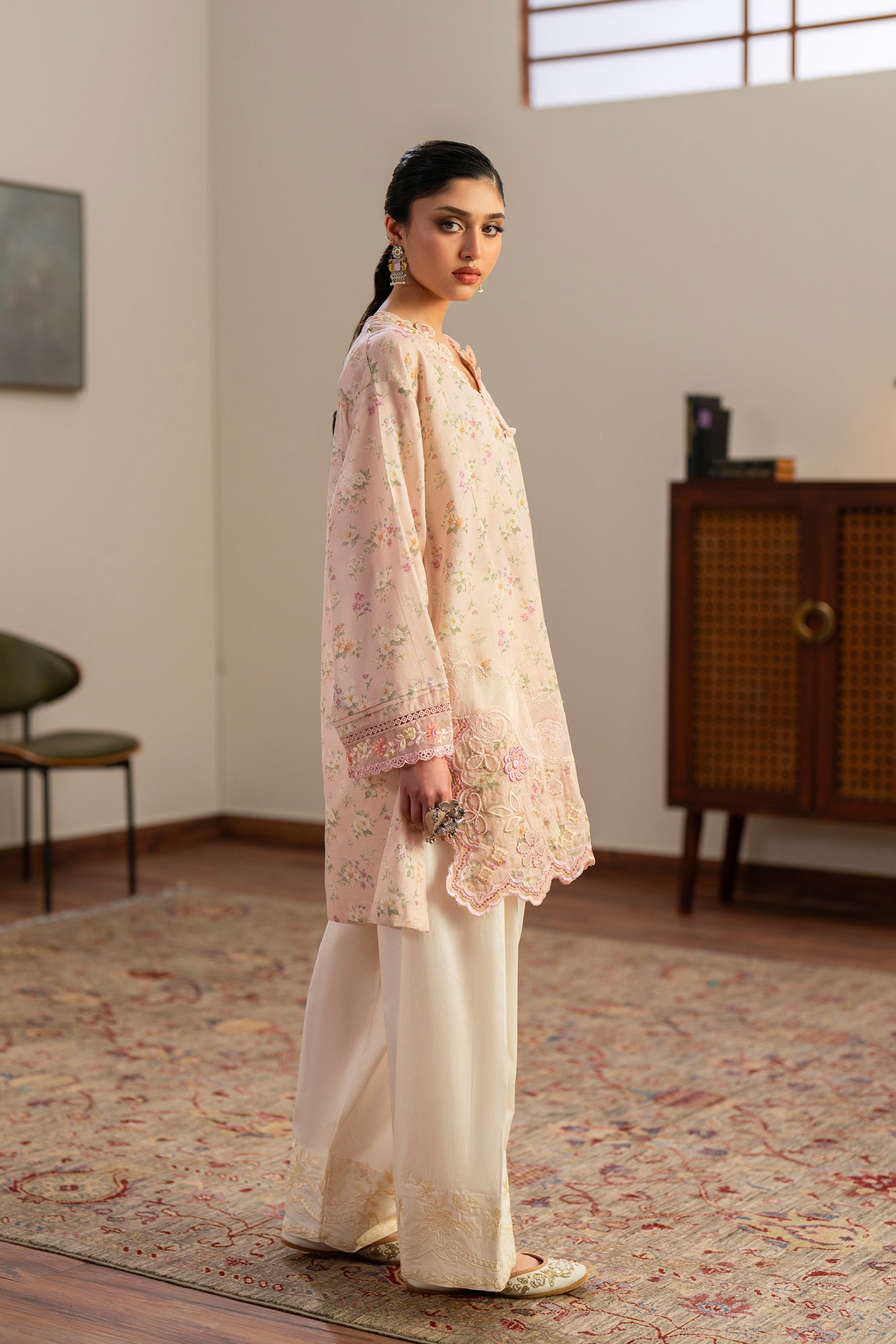 EMBROIDERED SUIT (E4181/103/315)