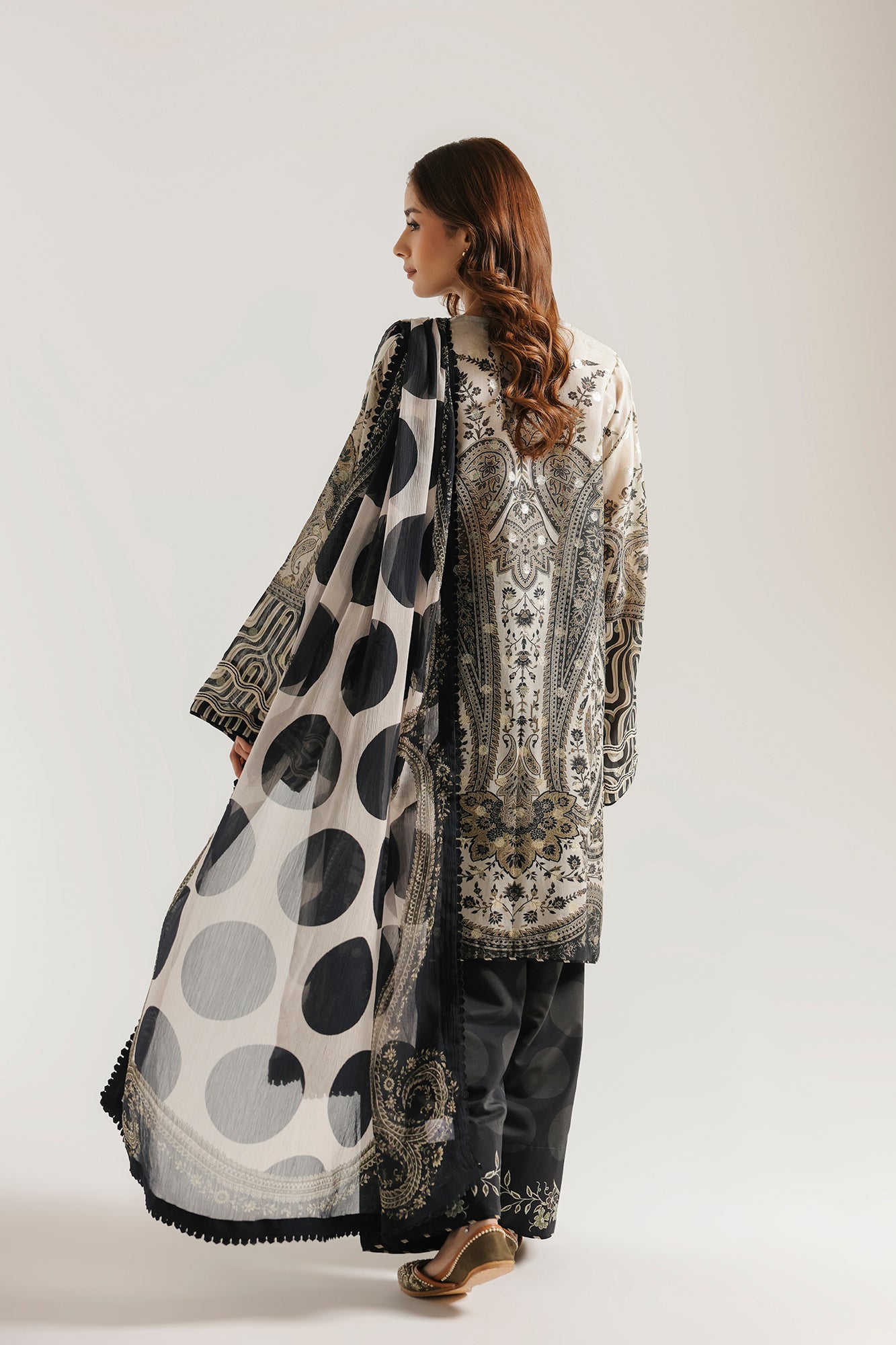 EMBROIDERED SUIT (E4185/103/003)