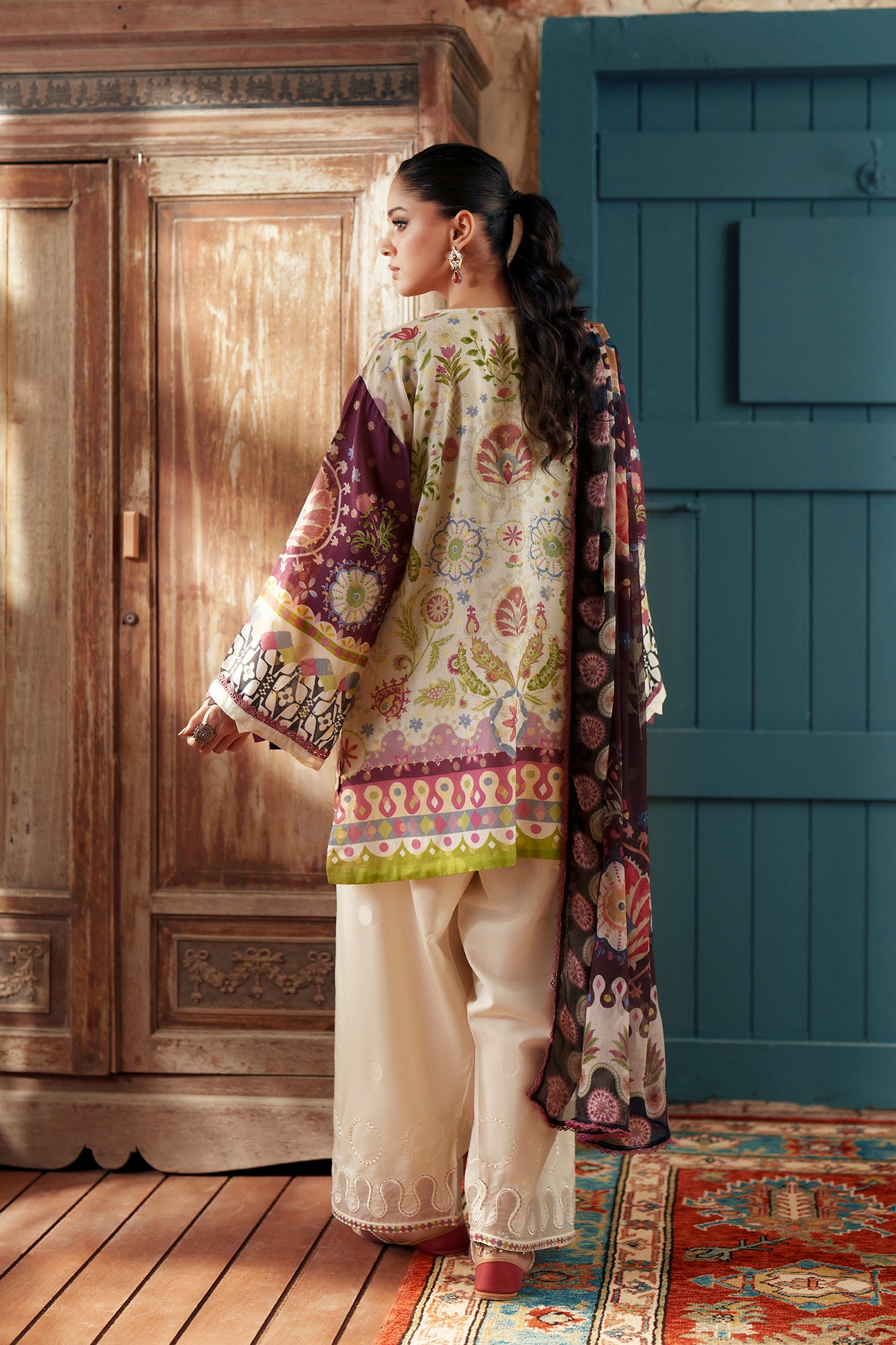 EMBROIDERED SUIT (E4193/103/005)