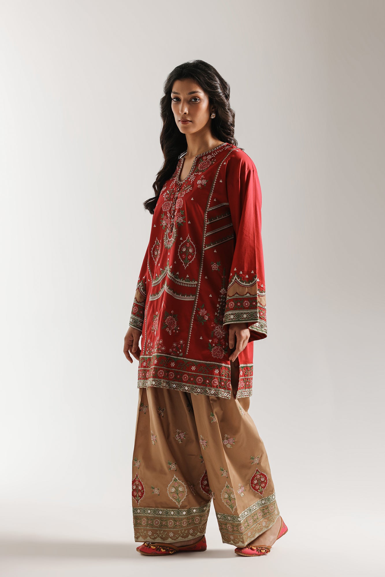 EMBROIDERED SUIT (E4195/103/306)