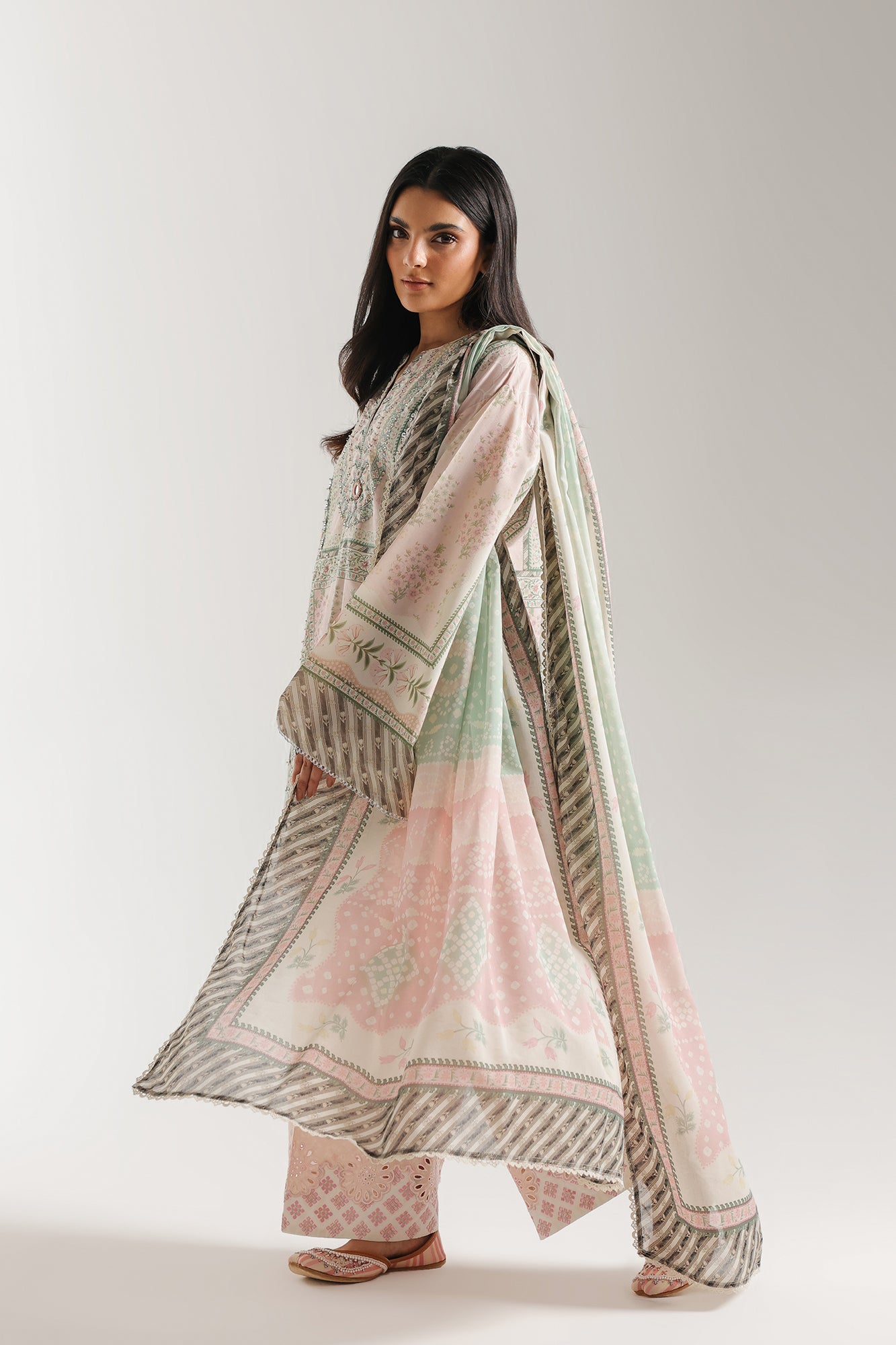 EMBROIDERED SUIT (E4207/103/413)