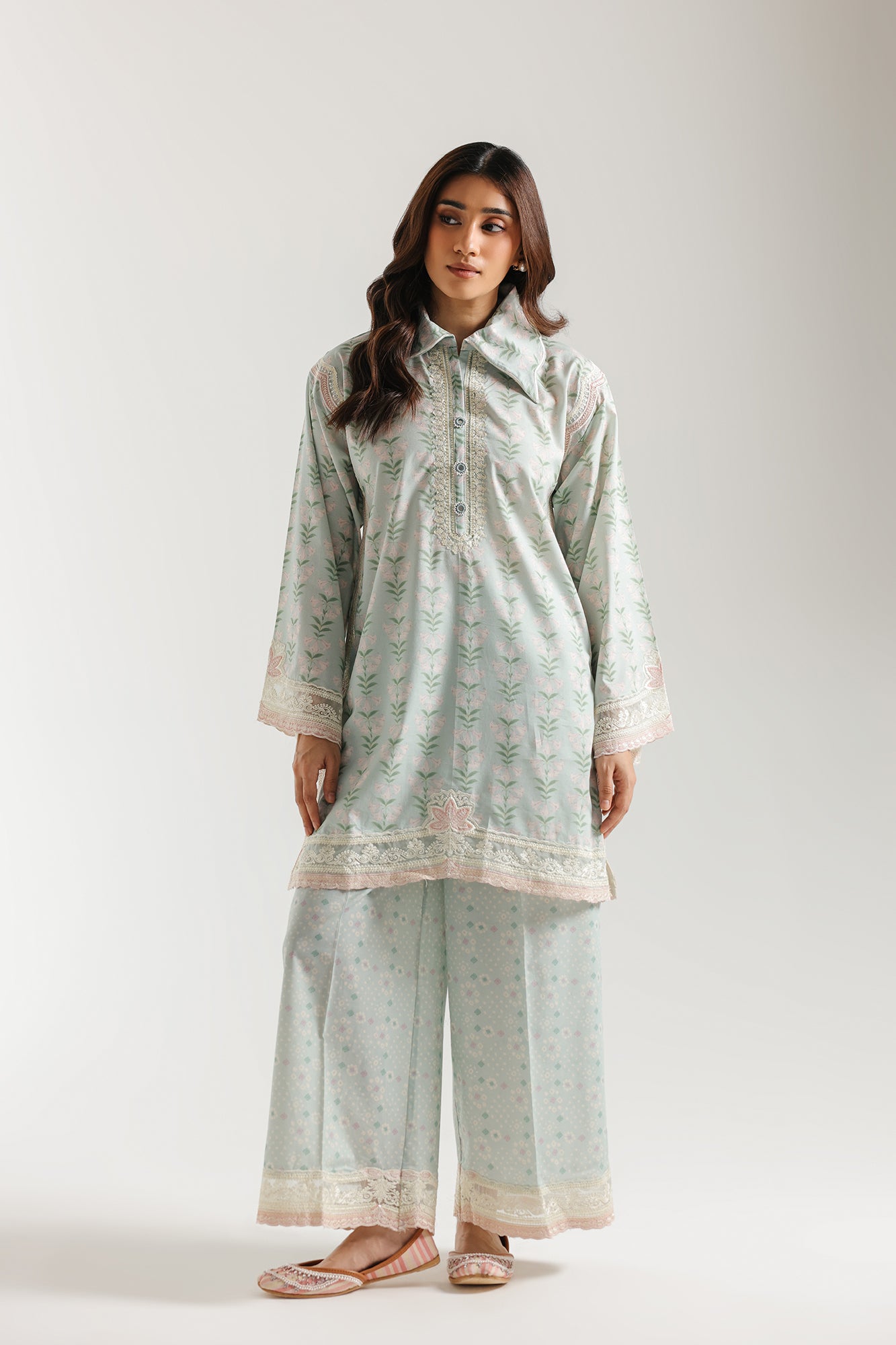 EMBROIDERED SUIT (E4214/103/721)