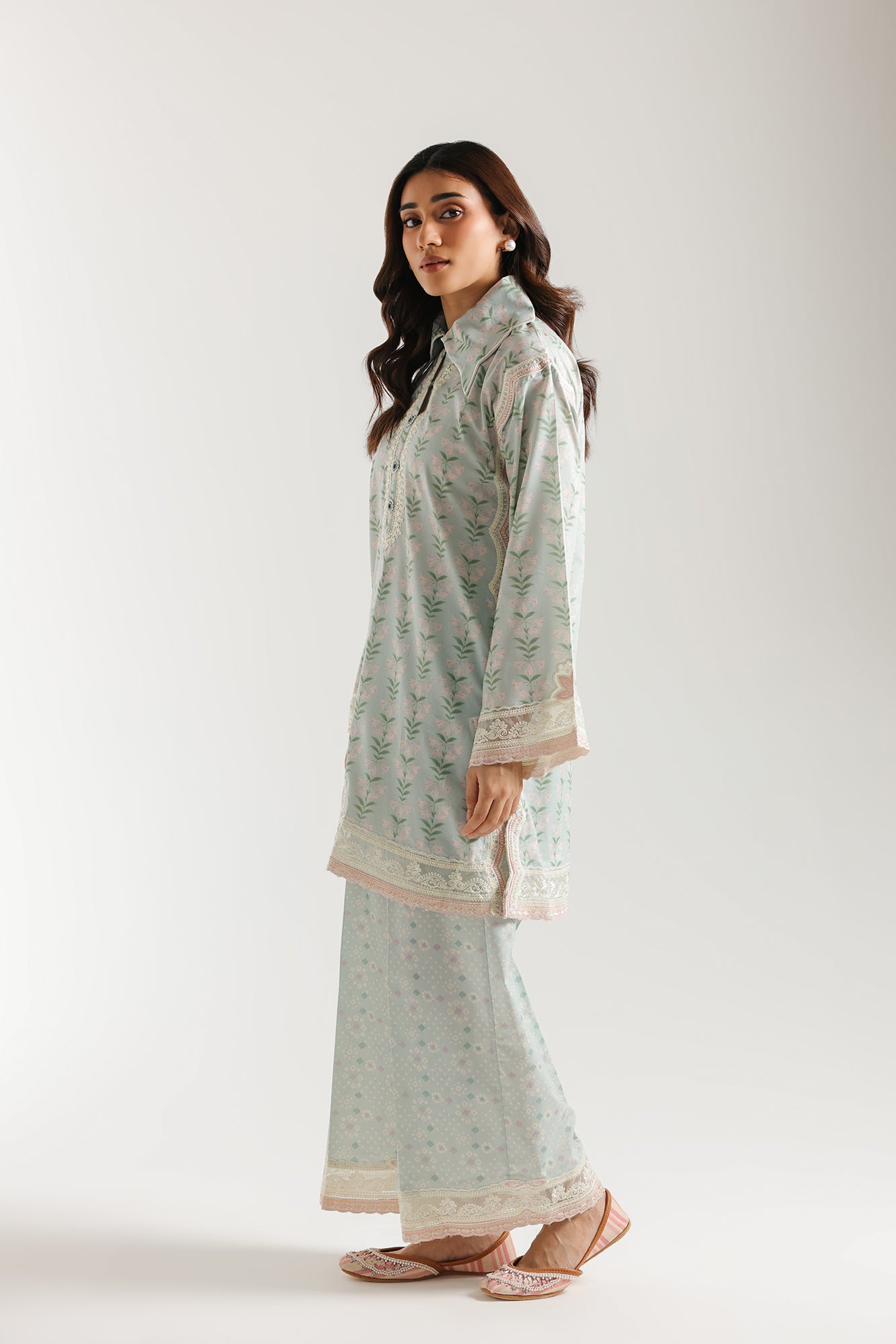 EMBROIDERED SUIT (E4214/103/721)