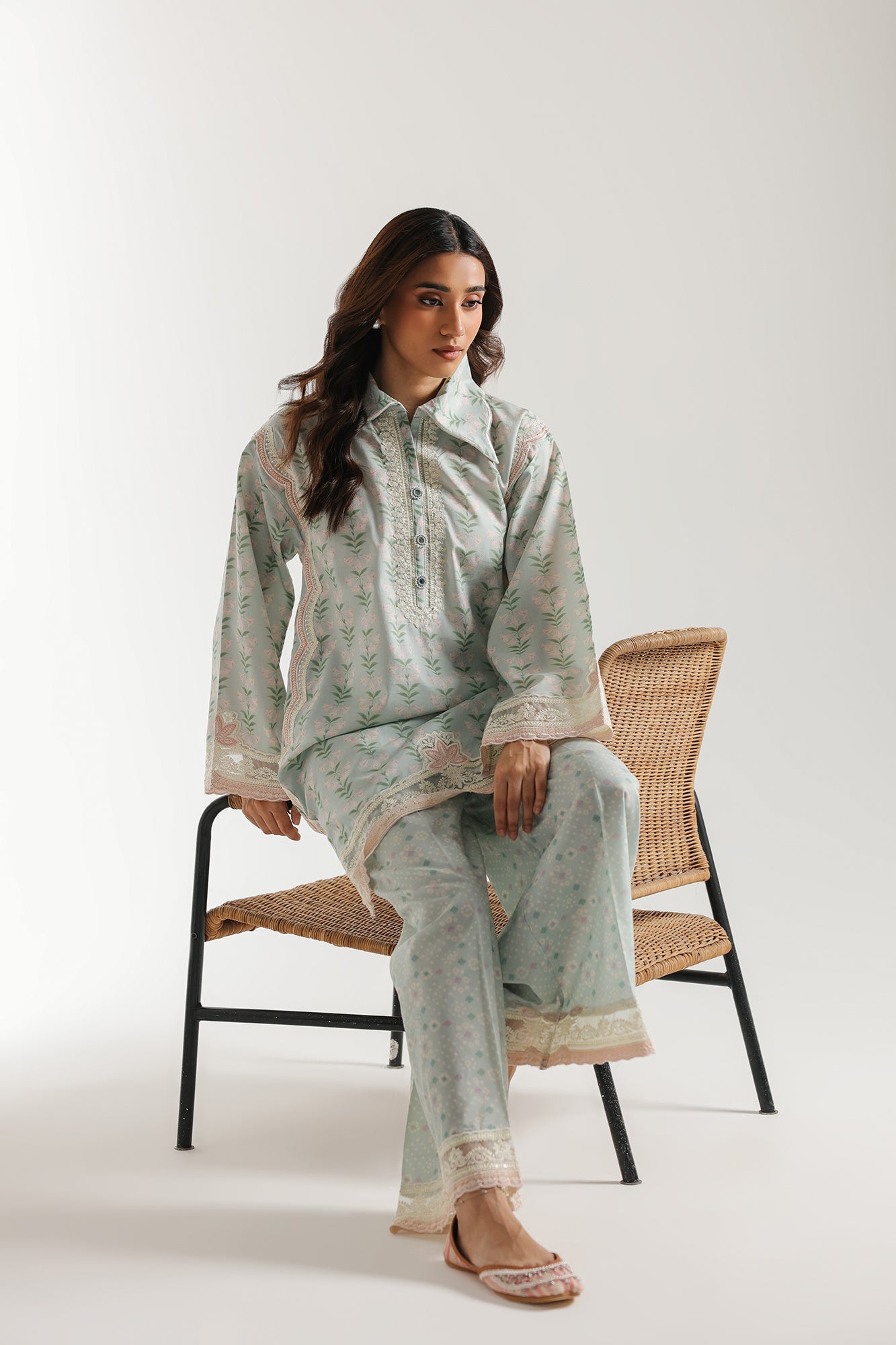 EMBROIDERED SUIT (E4214/103/721)