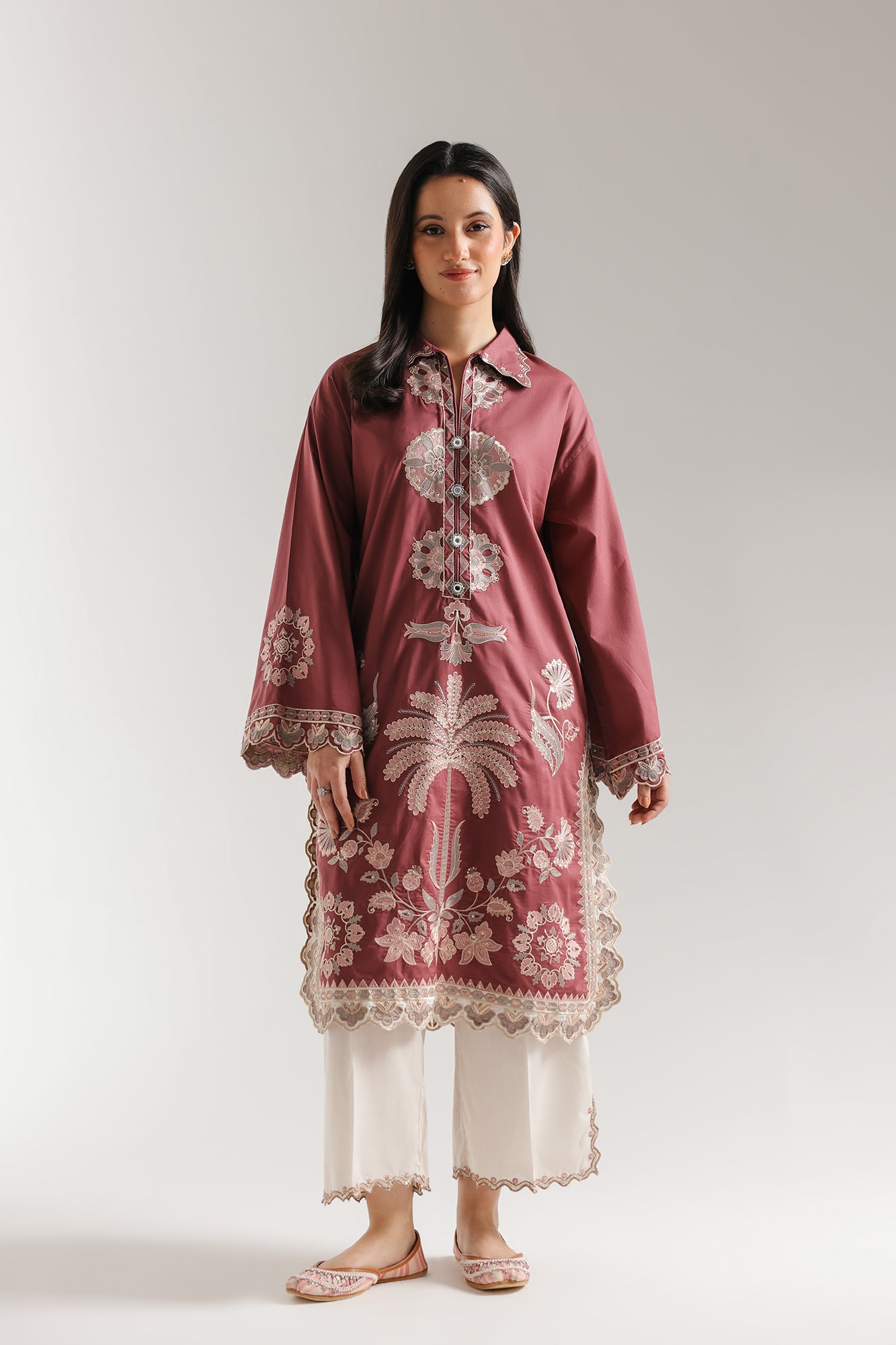 EMBROIDERED SUIT (E4217/103/305)