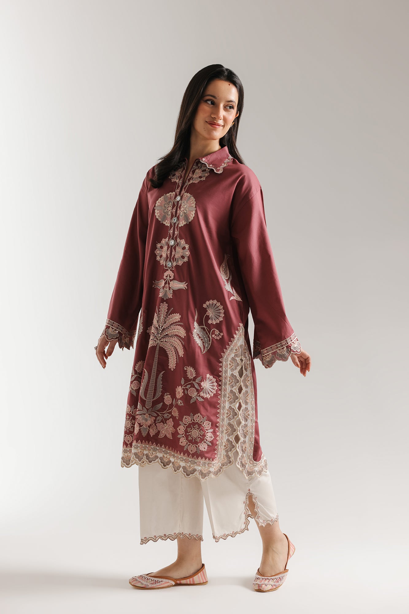 EMBROIDERED SUIT (E4217/103/305)