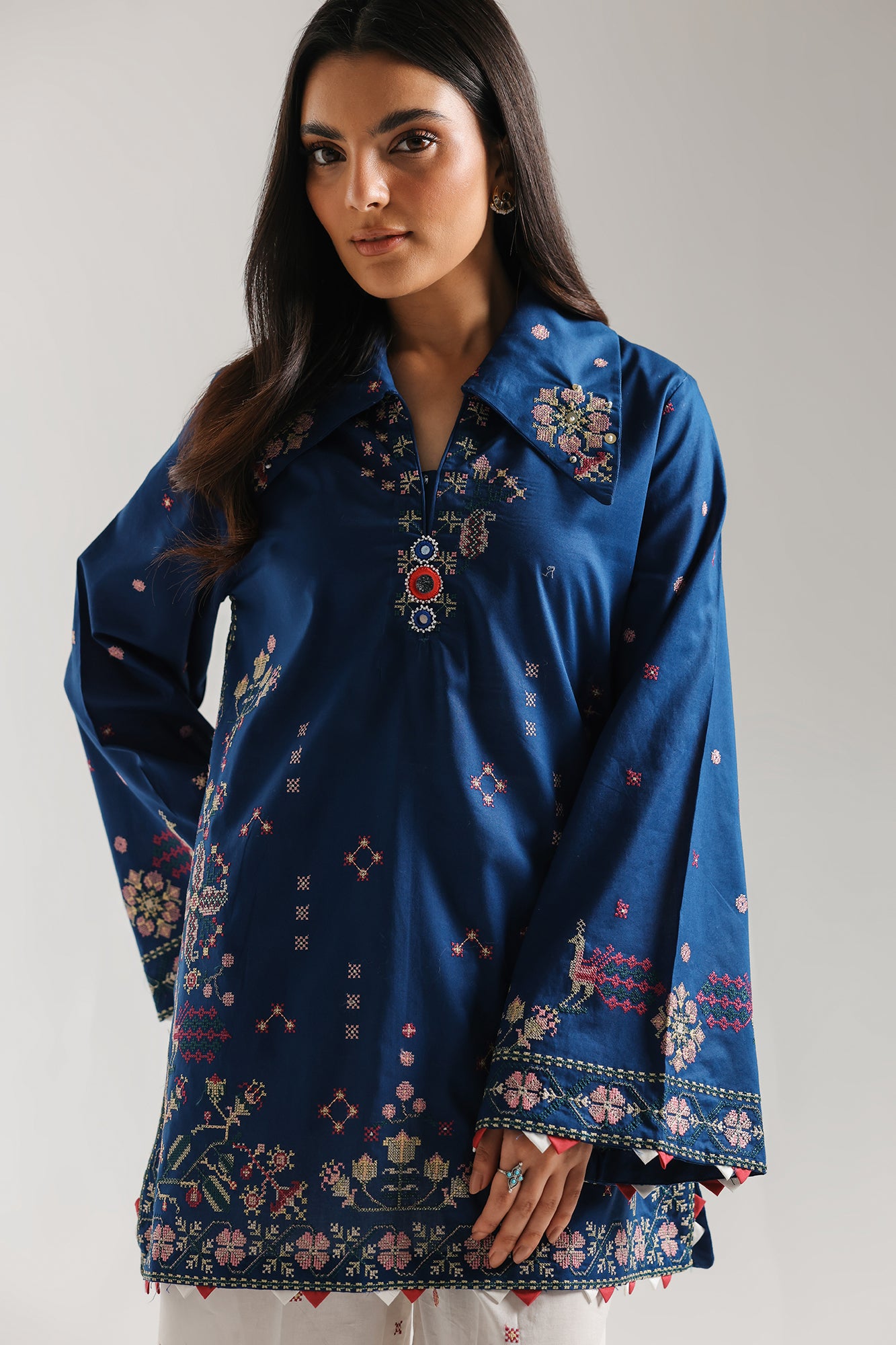 EMBROIDERED SUIT (E4219/103/623)