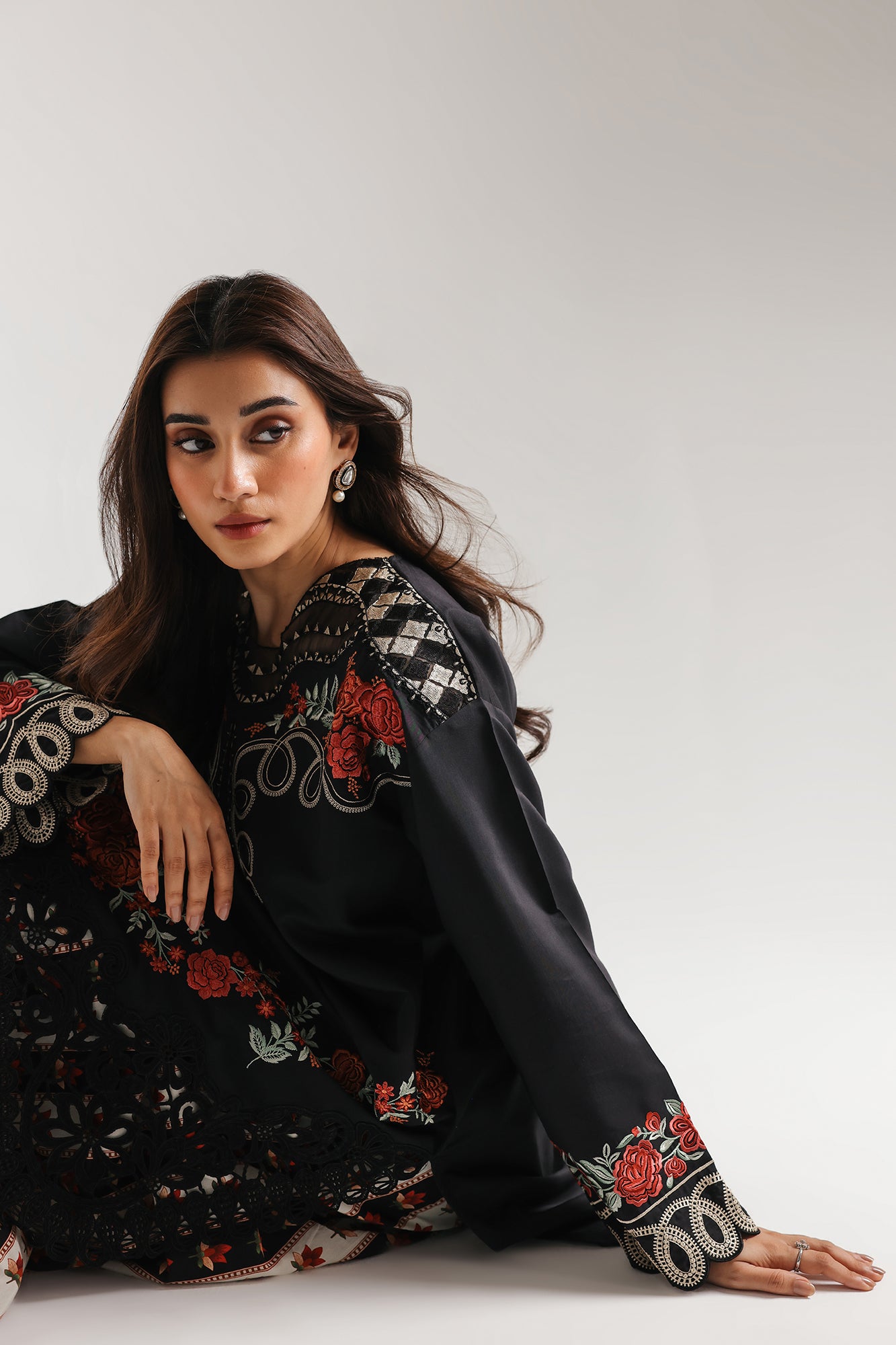 EMBROIDERED SUIT (E4221/103/902)