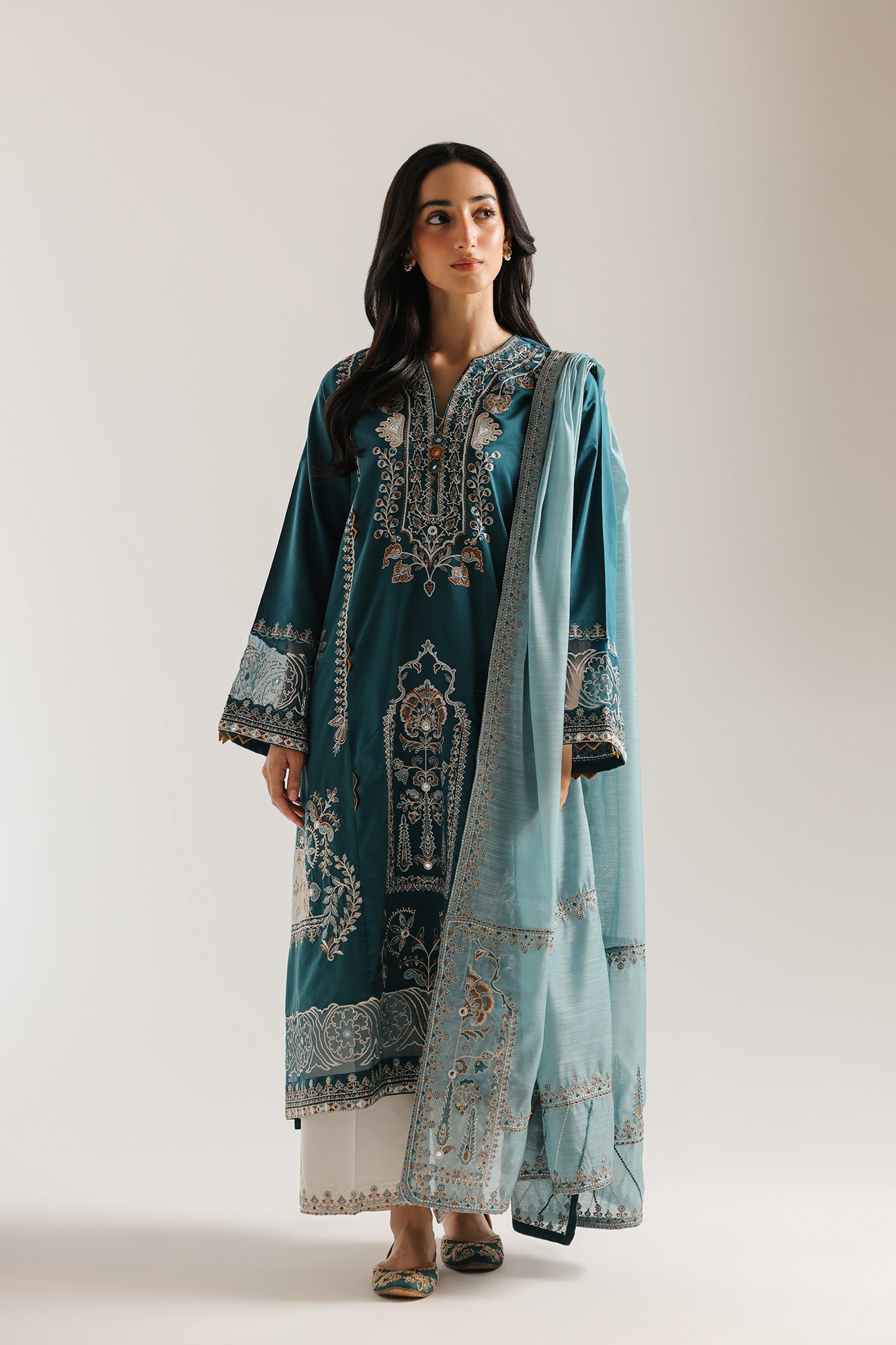 EMBROIDERED SUIT (E4234/103/602)