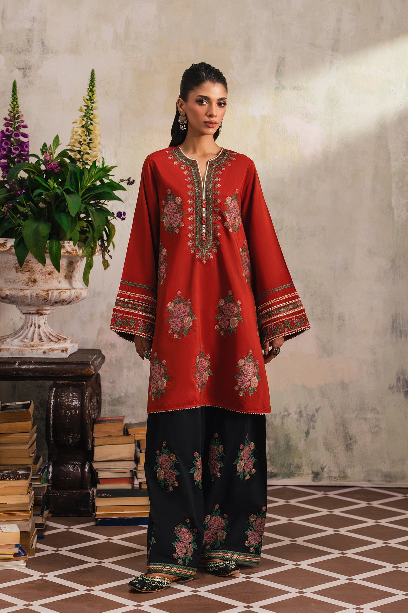 EMBROIDERED SUIT (E4245/103/209)