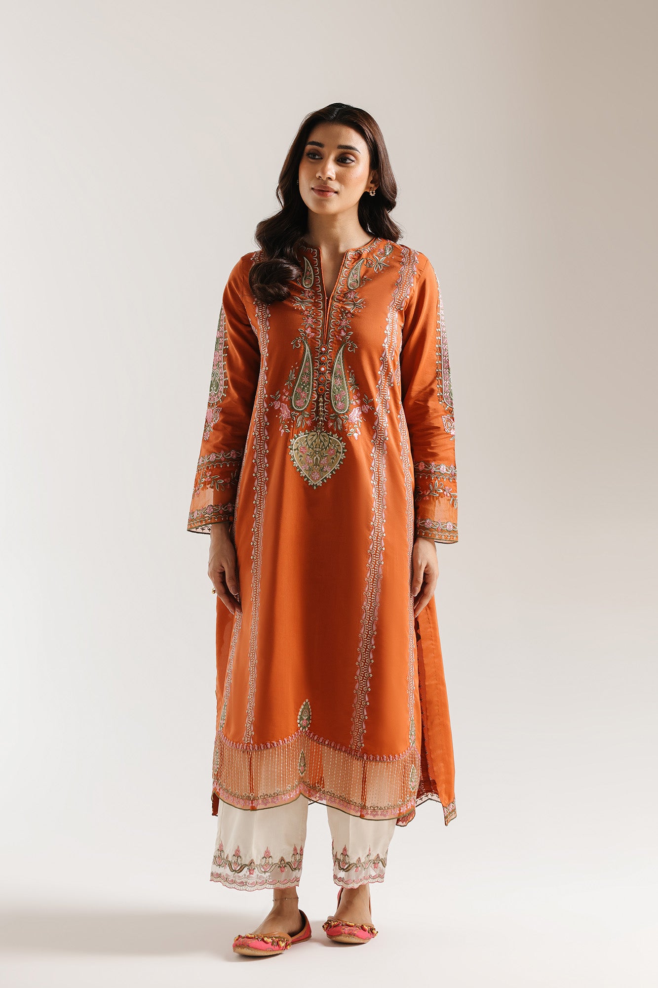 EMBROIDERED SUIT (E4254/103/209)