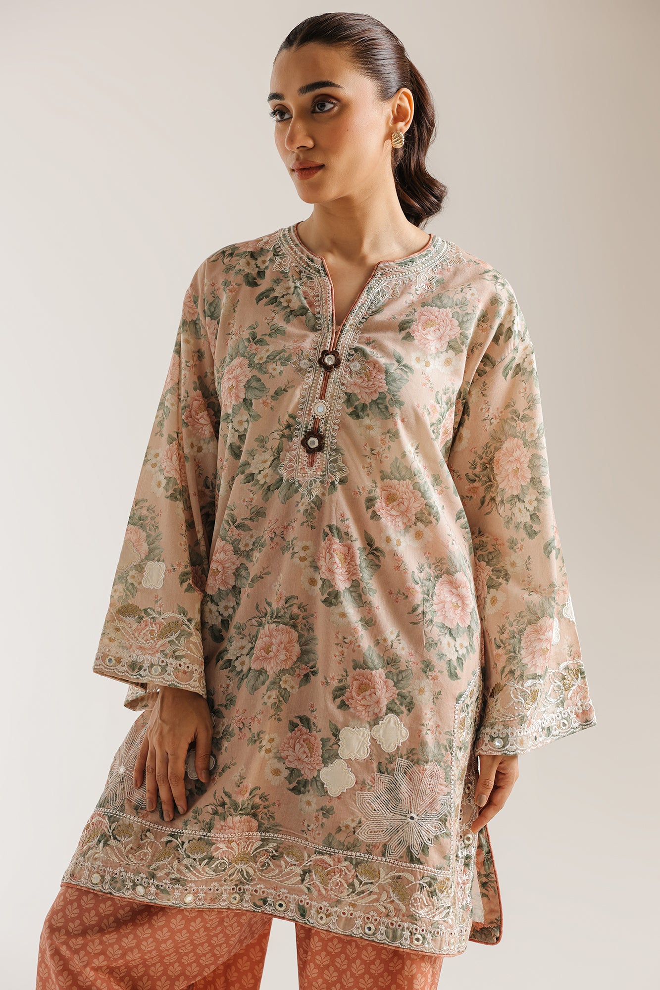 EMBROIDERED SUIT (E4260/103/316)