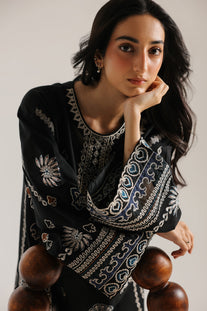 EMBROIDERED SUIT (E4261/103/901)