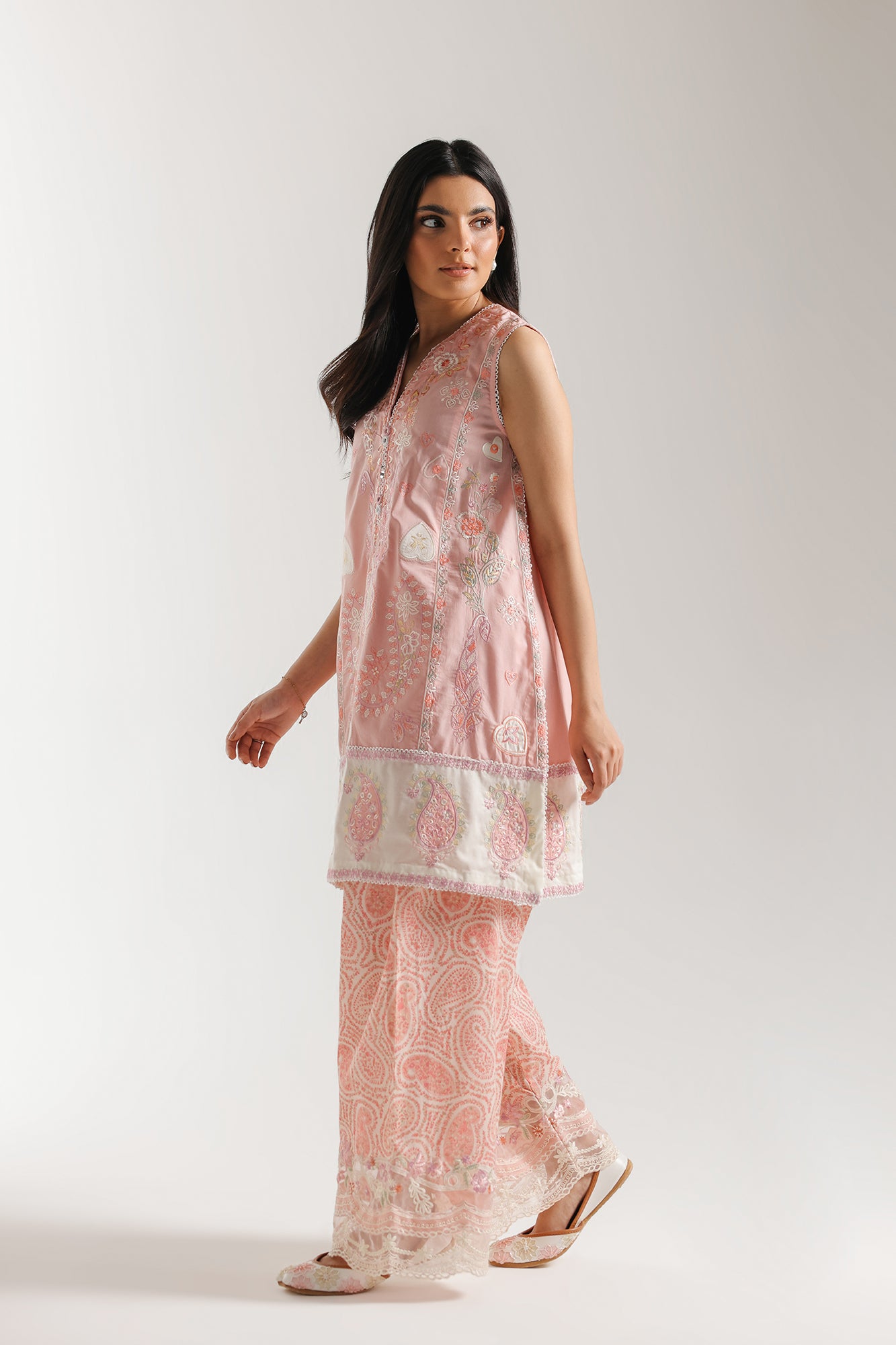 EMBROIDERED SUIT (E4279/103/425)