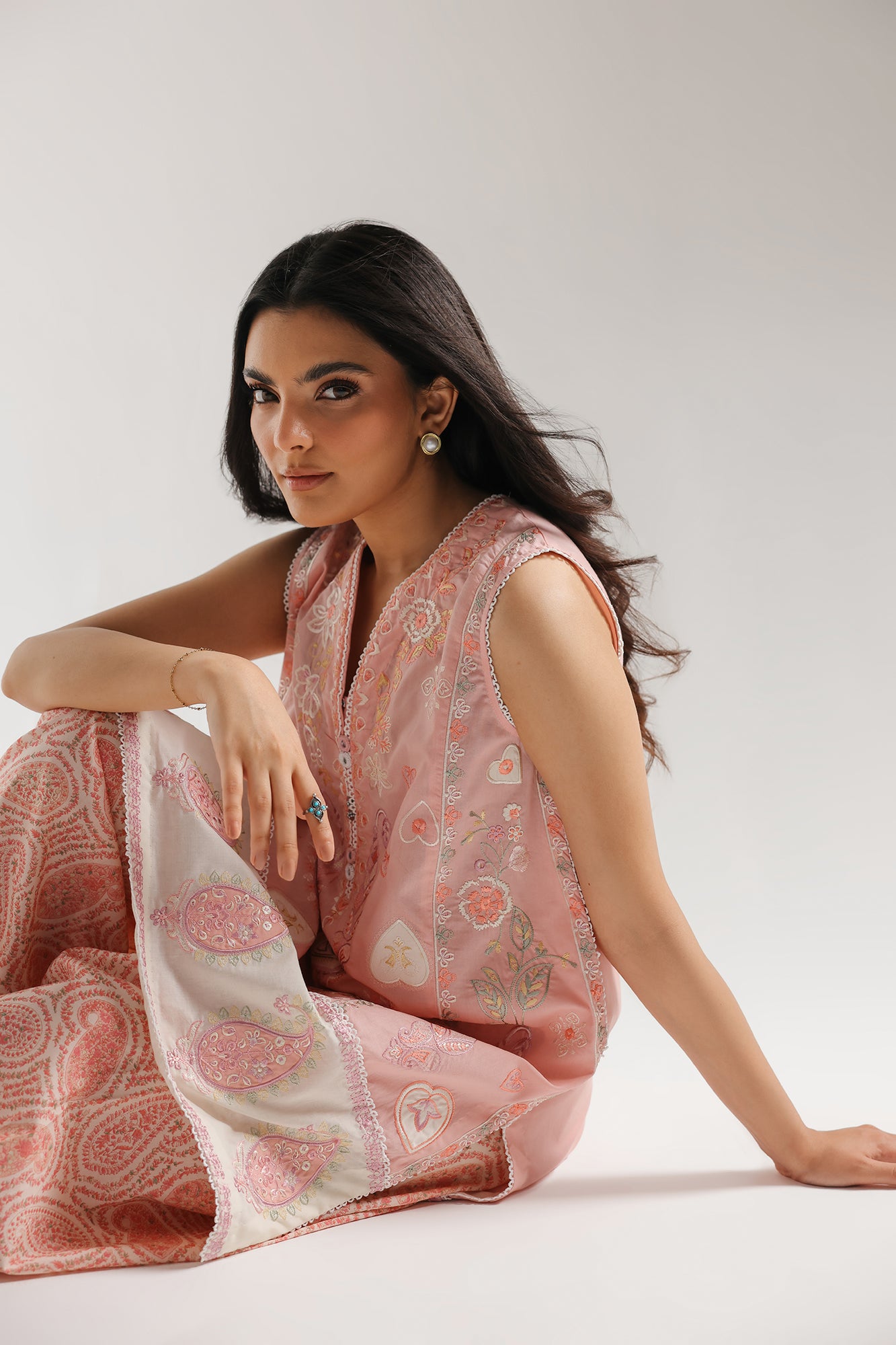 EMBROIDERED SUIT (E4279/103/425)