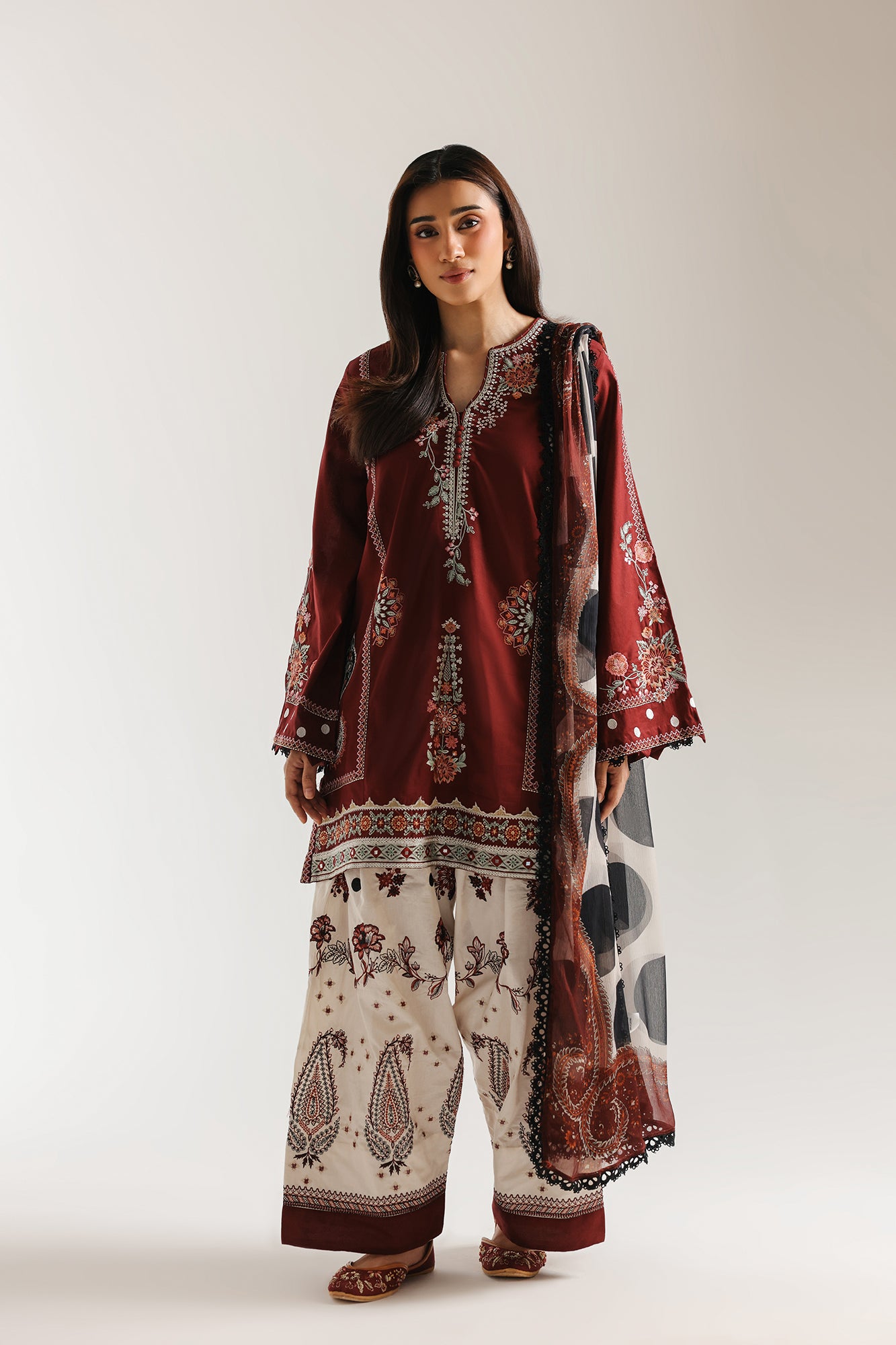 EMBROIDERED SUIT (E4280/103/302)