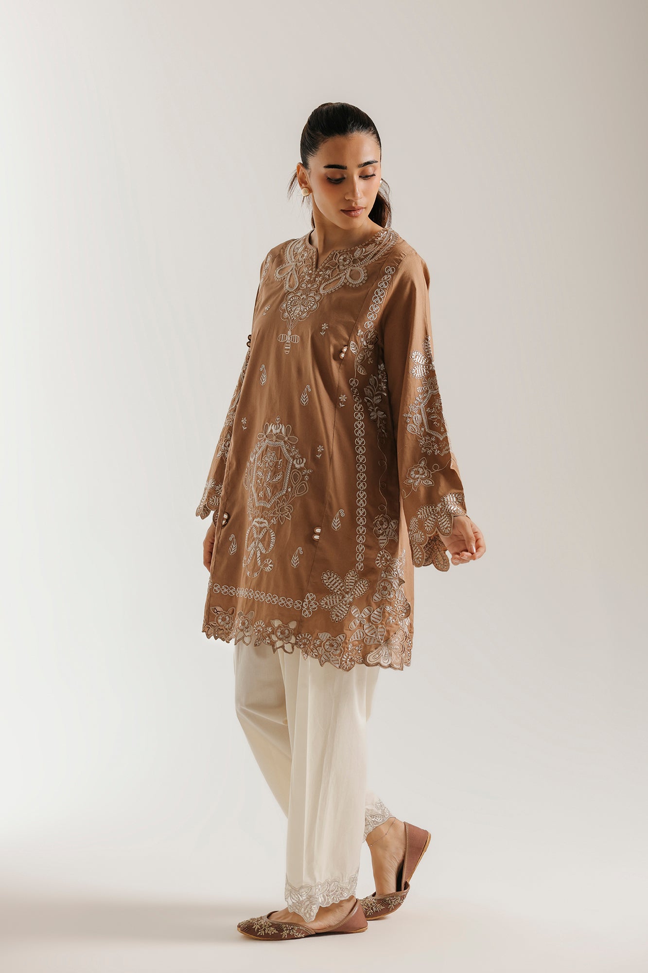 EMBROIDERED SUIT (E4382/103/402)