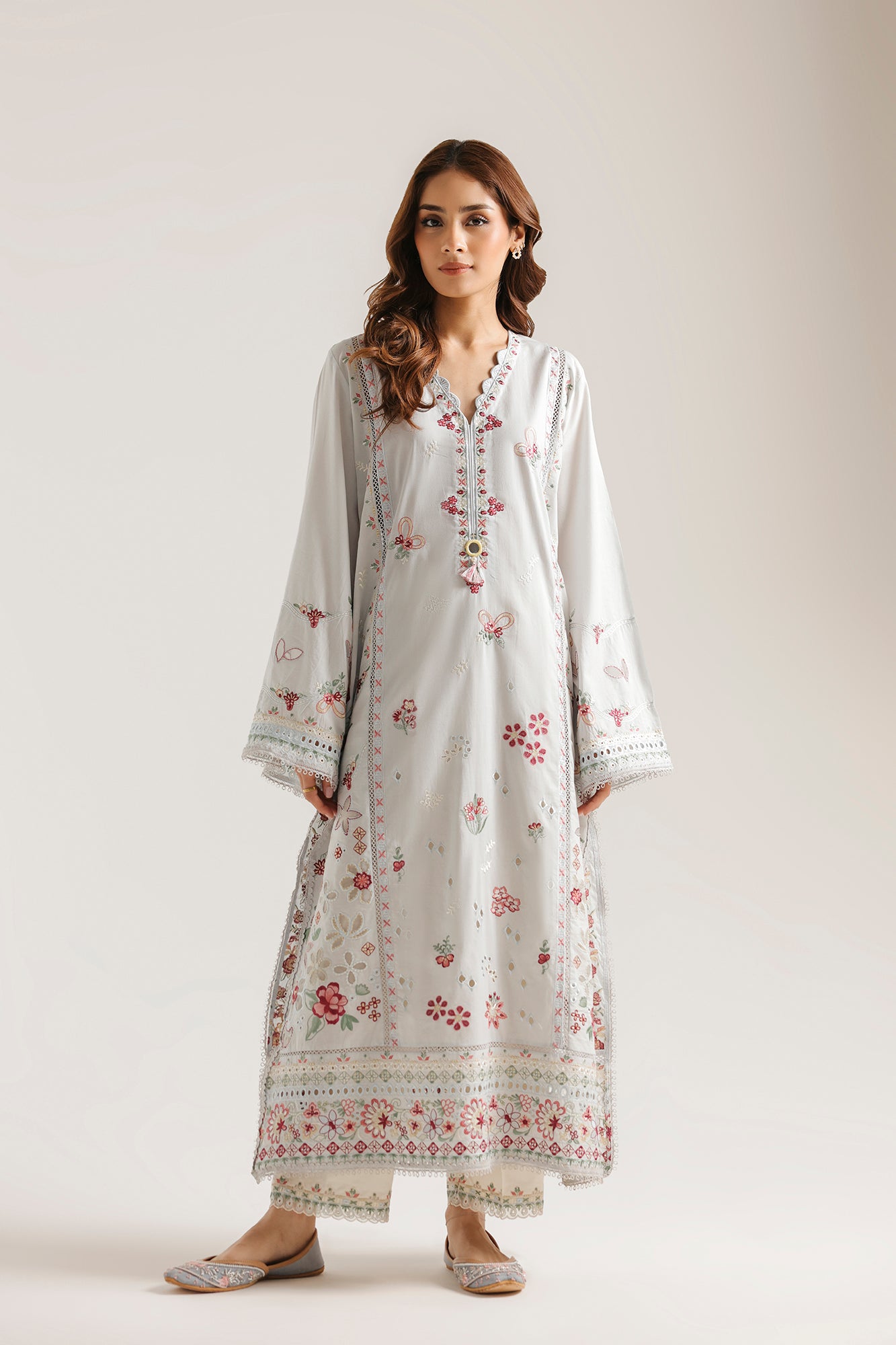 EMBROIDERED SUIT (E4288/103/722)