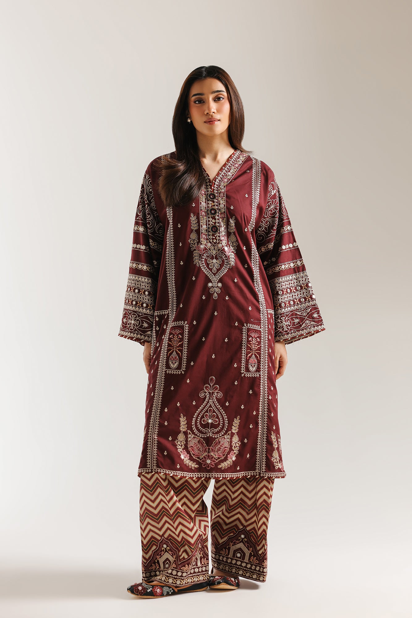 EMBROIDERED SUIT (E4302/103/414)